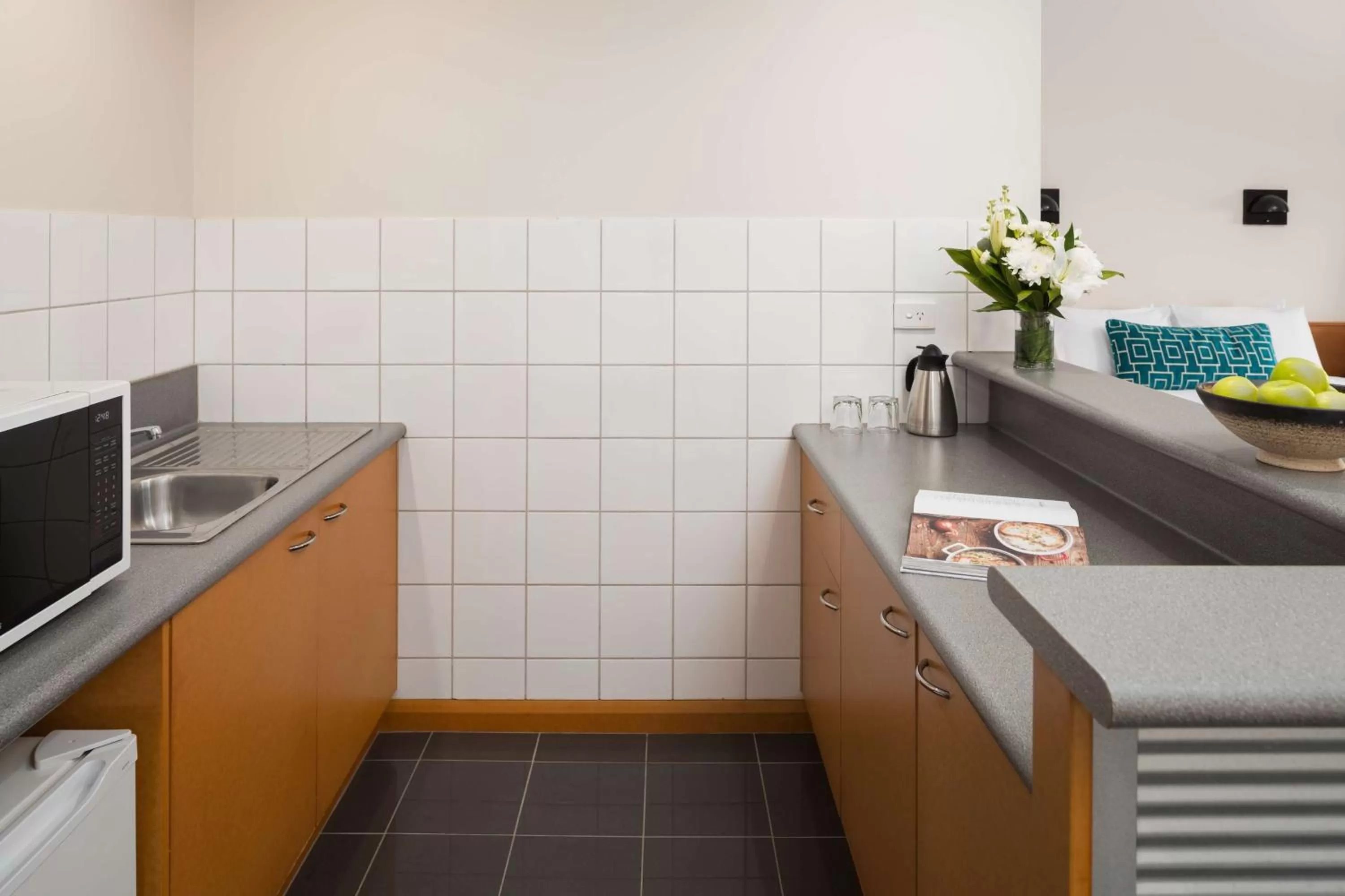 Kitchen or kitchenette in Rydges Darwin Central