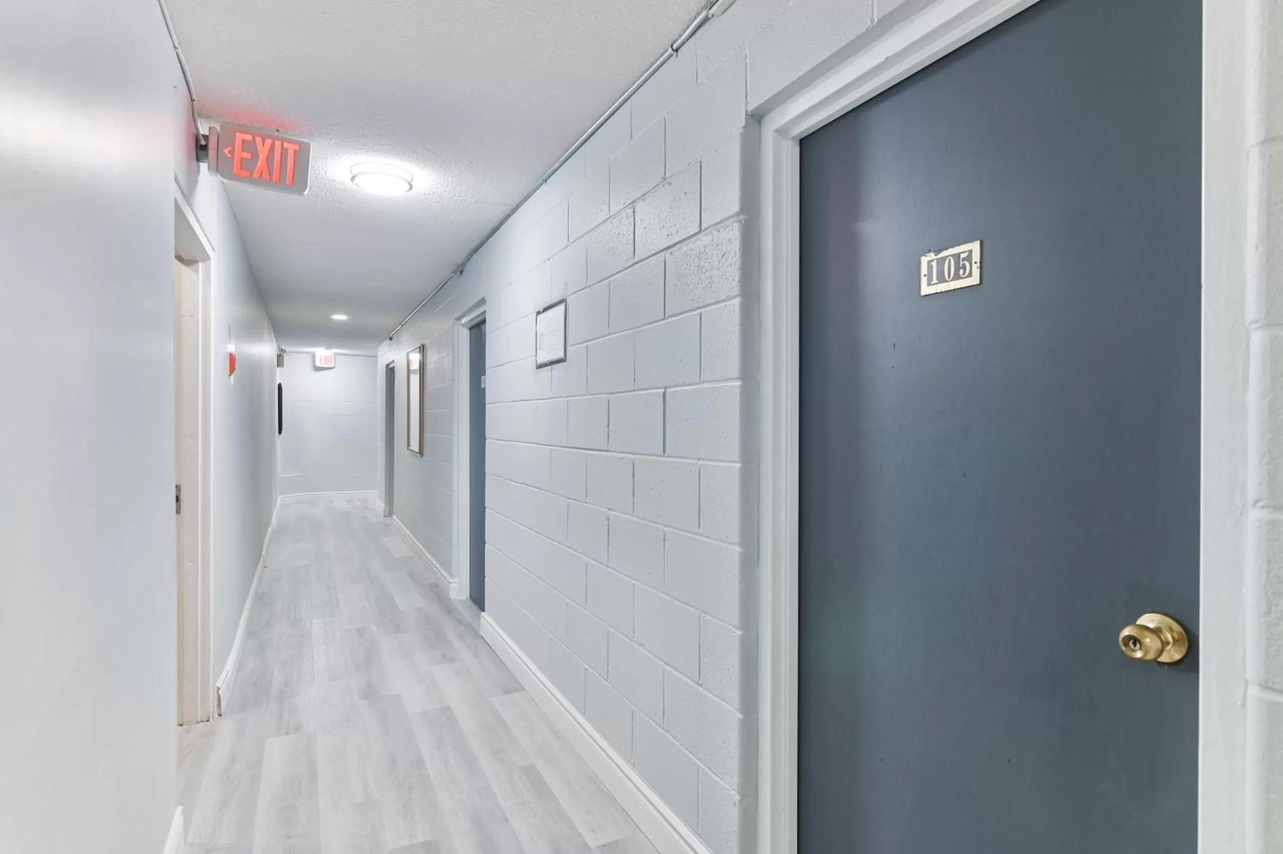 Property building in Lakeside Inn