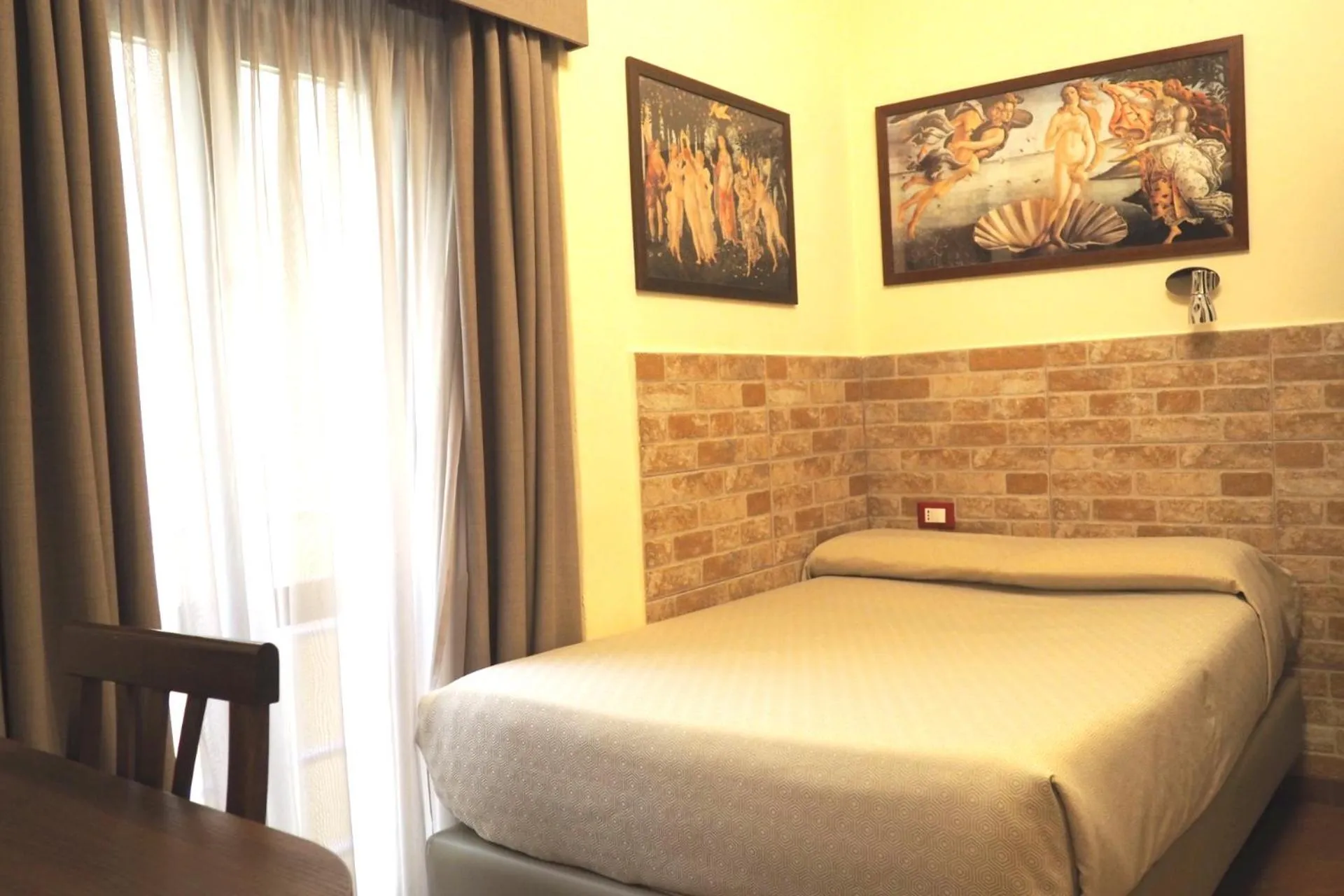 Photo of the whole room, Bed in Hotel Ester