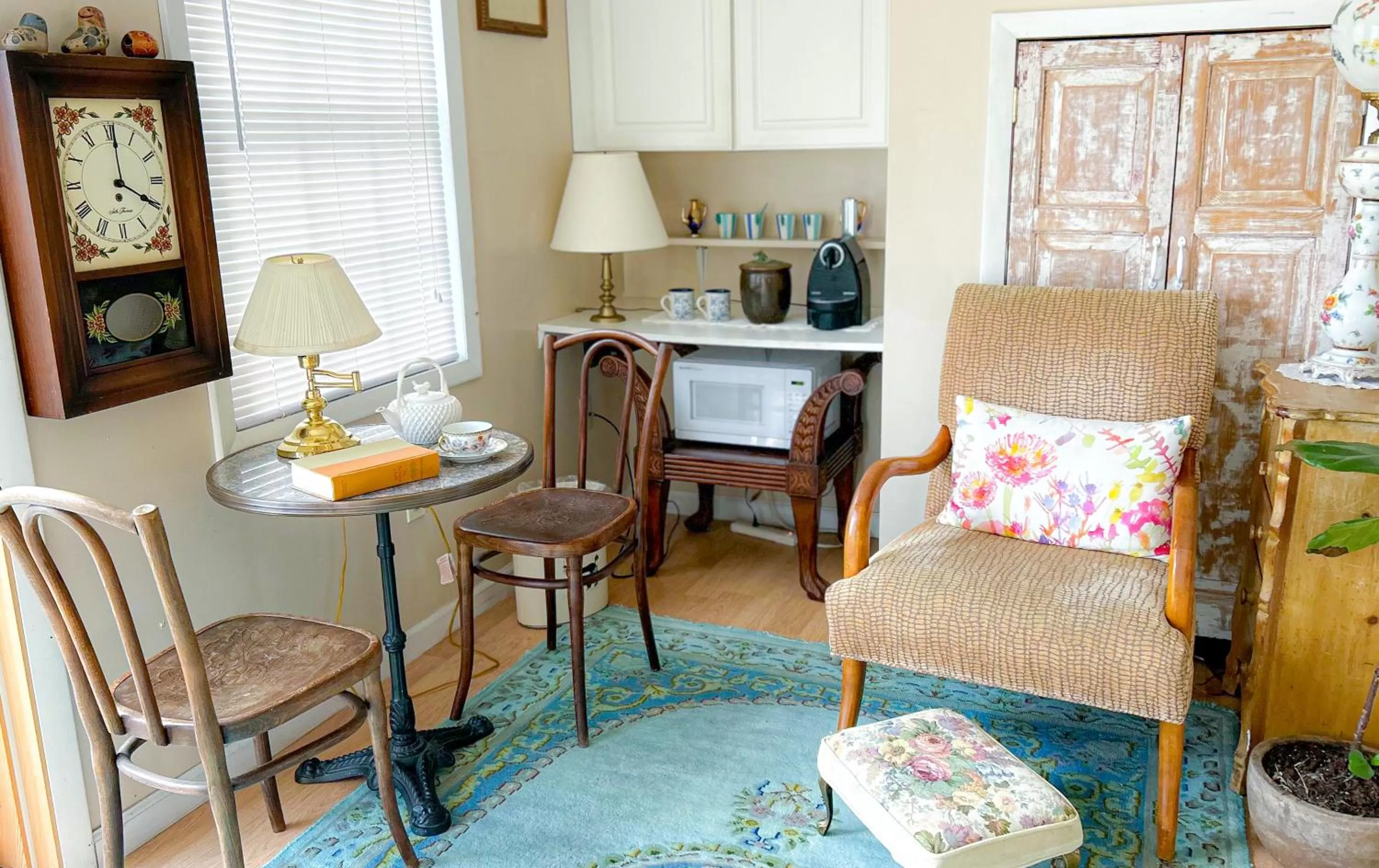 Kitchen/Kitchenette in The Borland House Inn