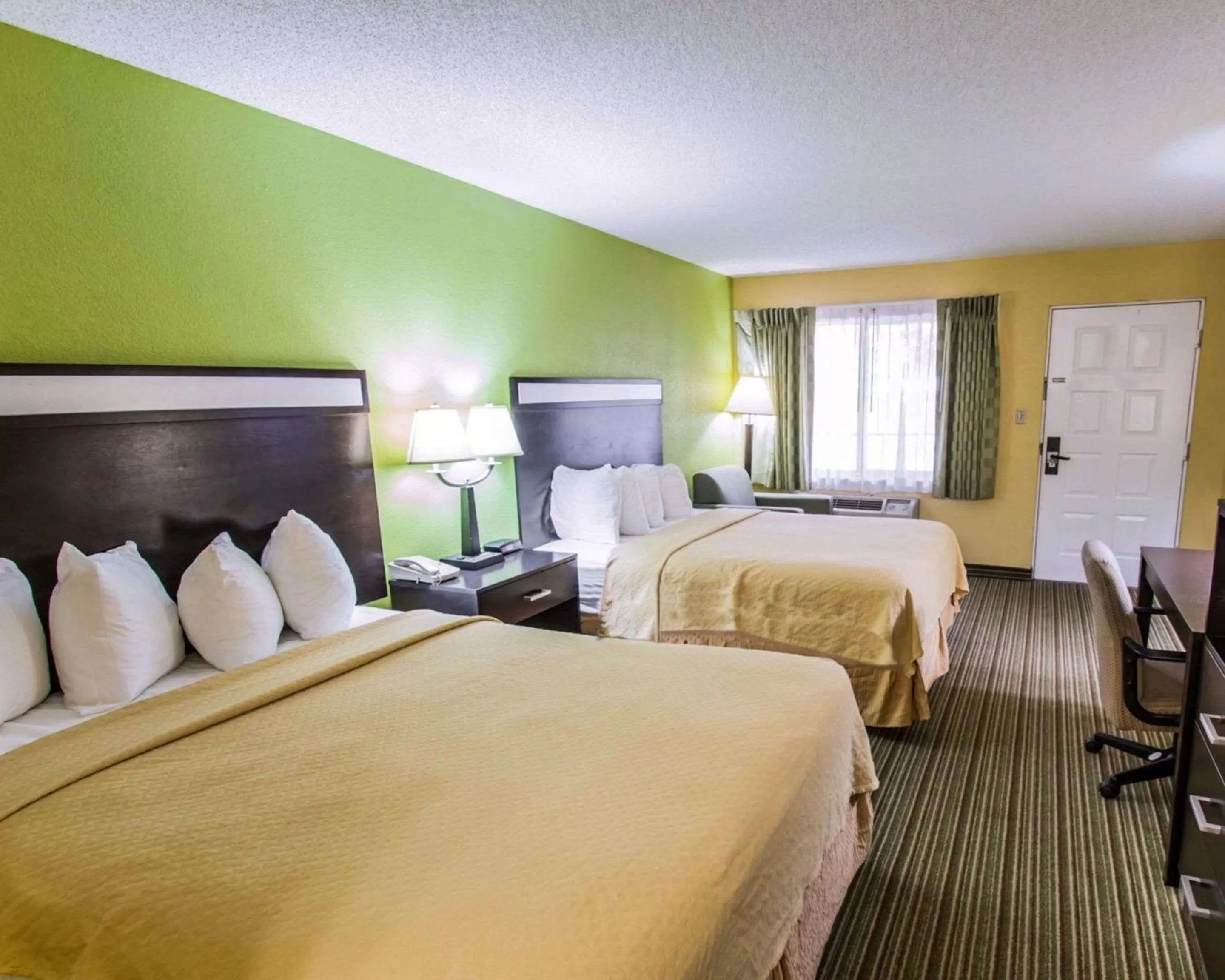 Efficiency Queen Room with Two Queen Beds - Accessible/Smoking in Quality Inn Gainesville near University