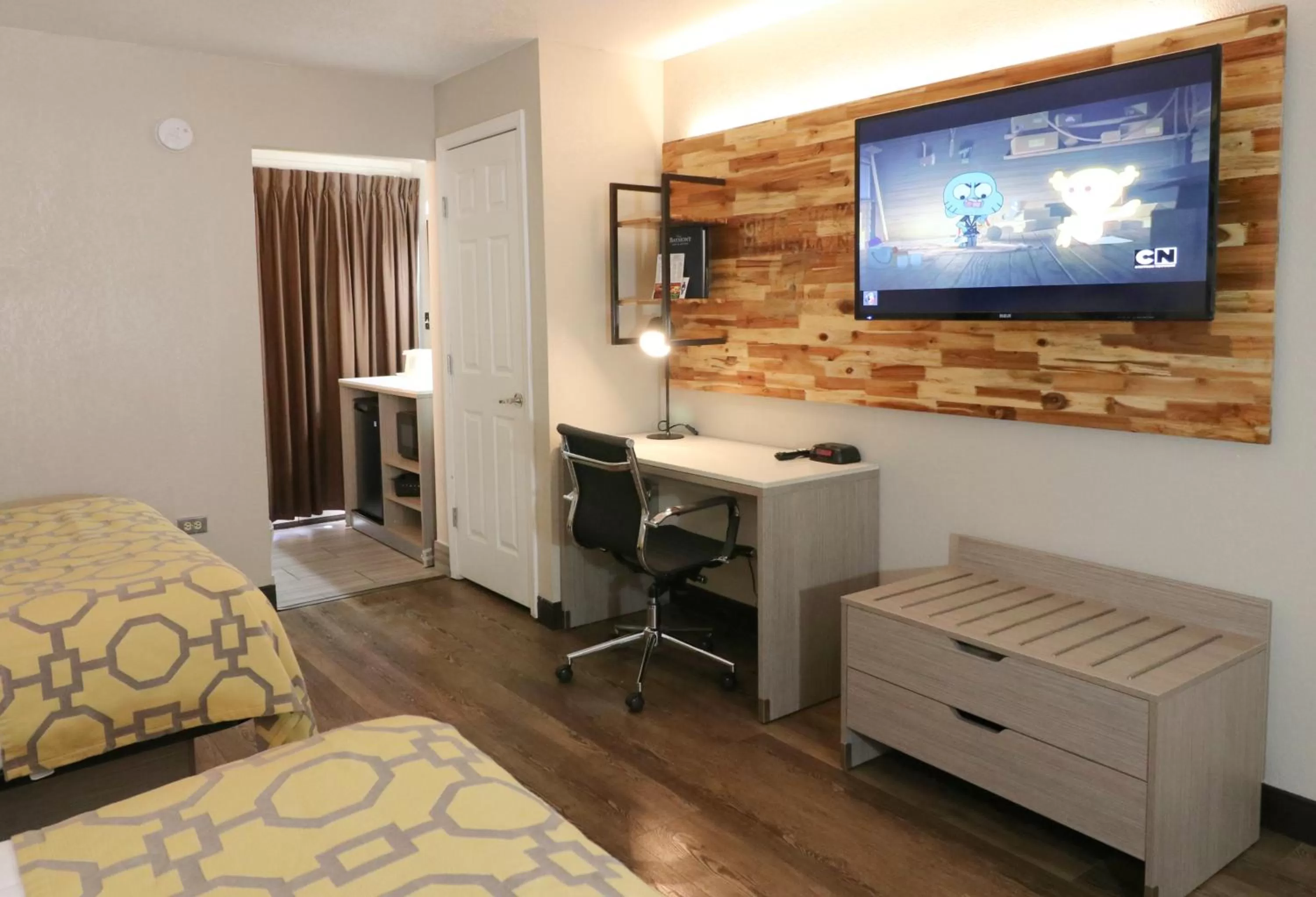 TV and multimedia, Bed in Baymont by Wyndham Gatlinburg On The River
