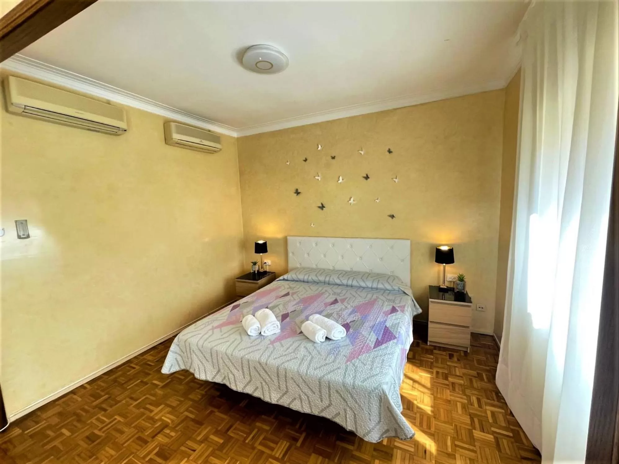 Bed in Villarroel habitaciones