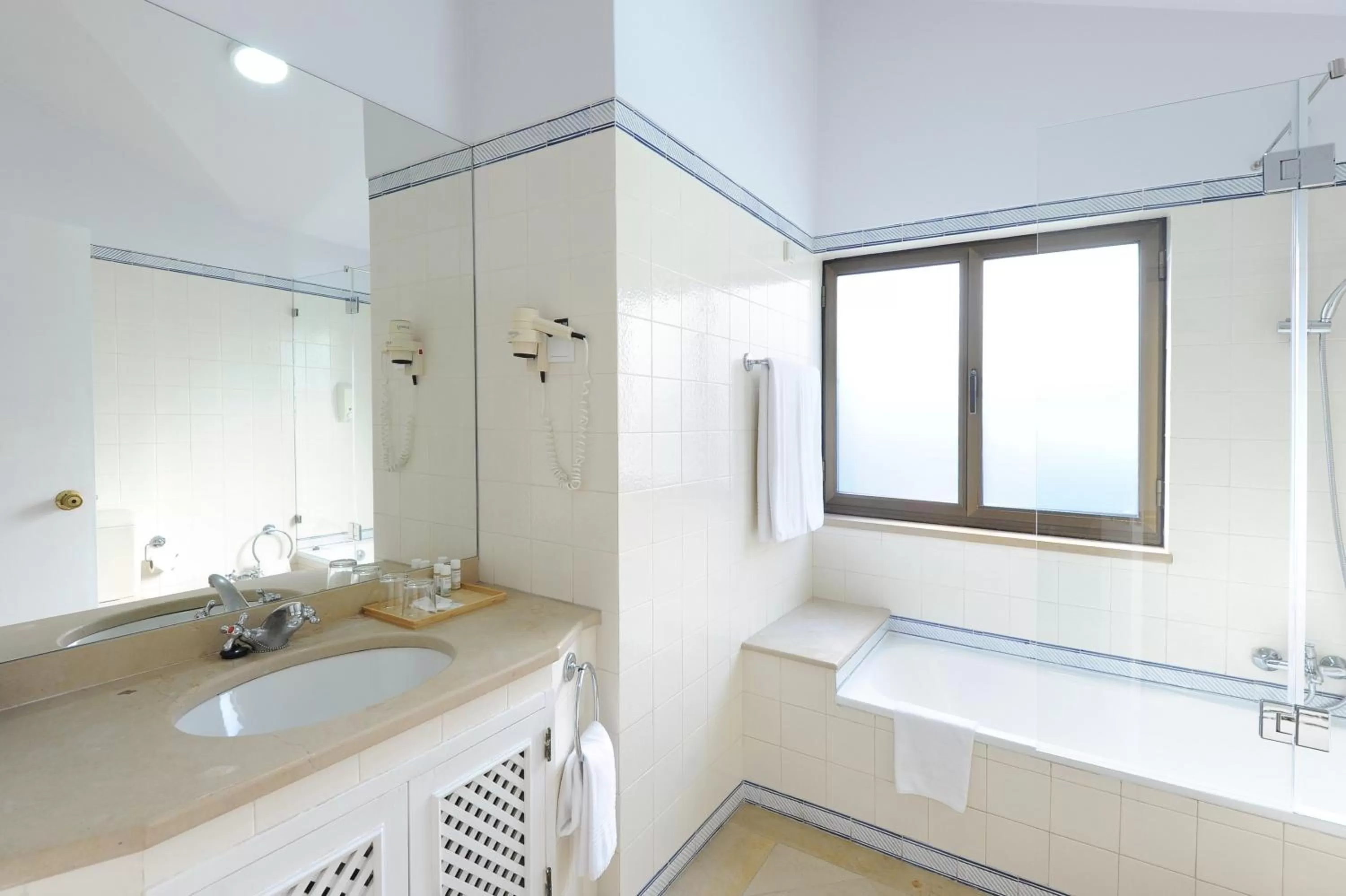 Bathroom in Clube do Lago Hotel