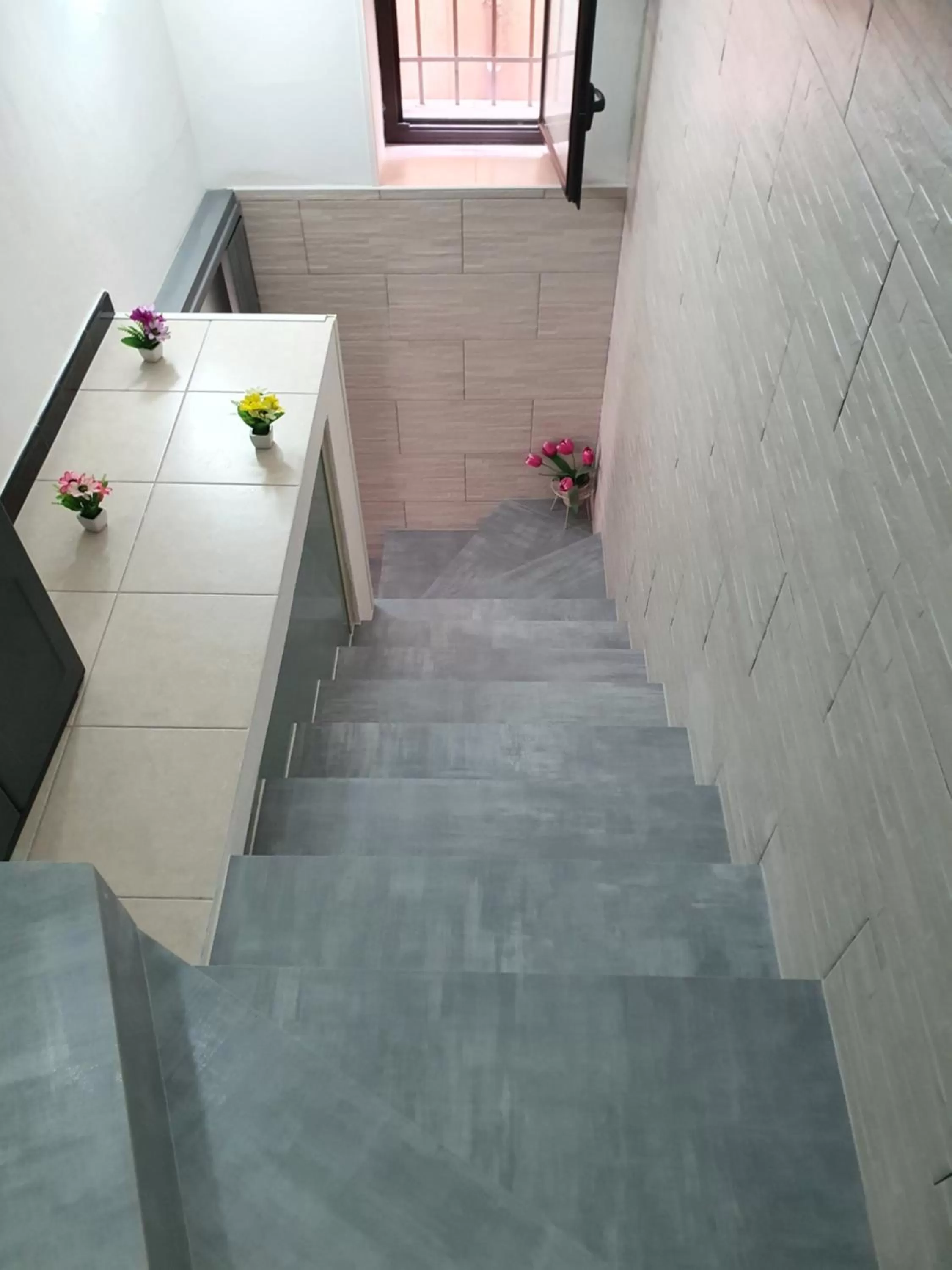 Staff in La Gardenia