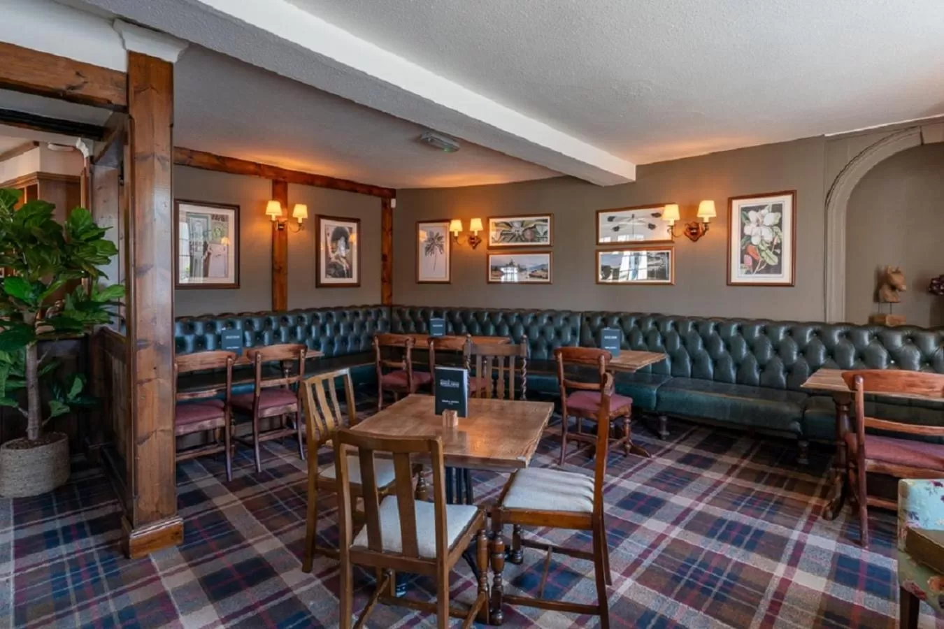 Restaurant/places to eat in The Kings Arms Hotel