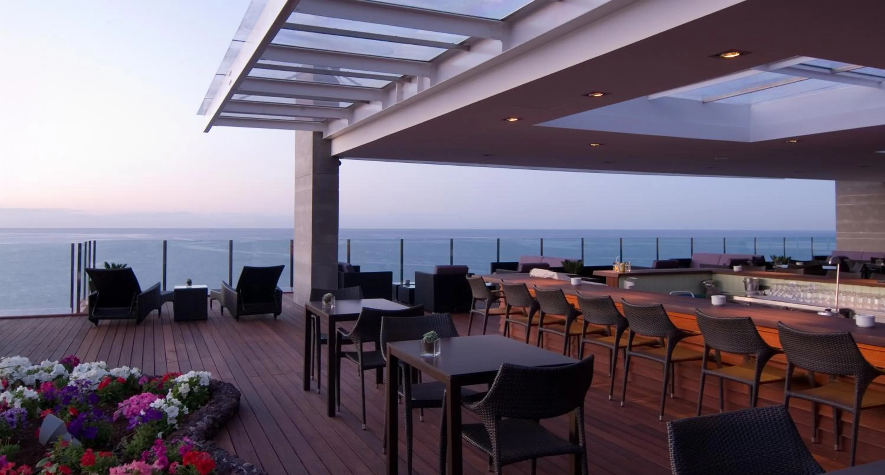 Lounge or bar in Pestana Carlton Madeira Ocean Resort Hotel