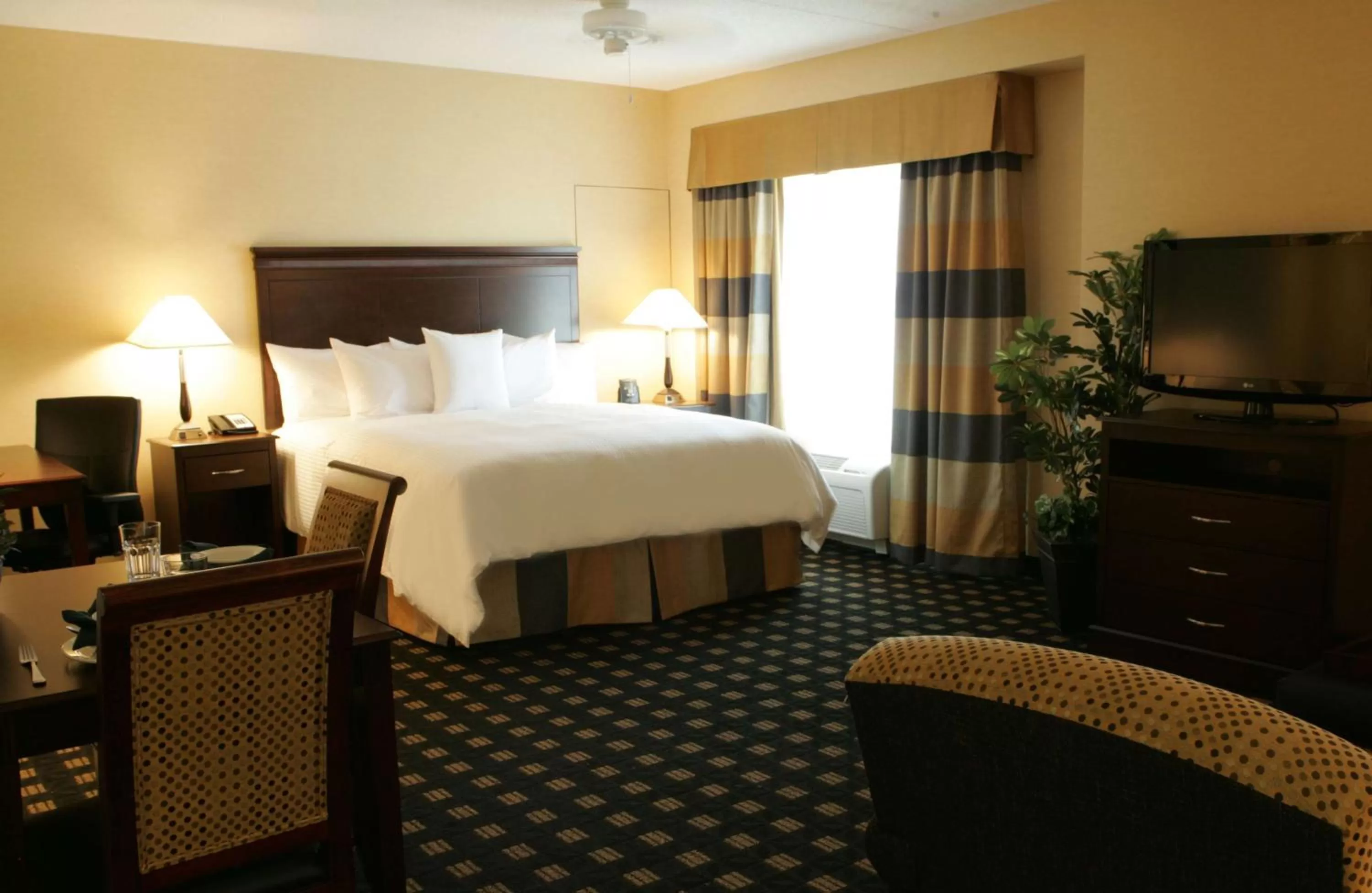 Bed in Homewood Suites by Hilton Toronto Airport Corporate Centre