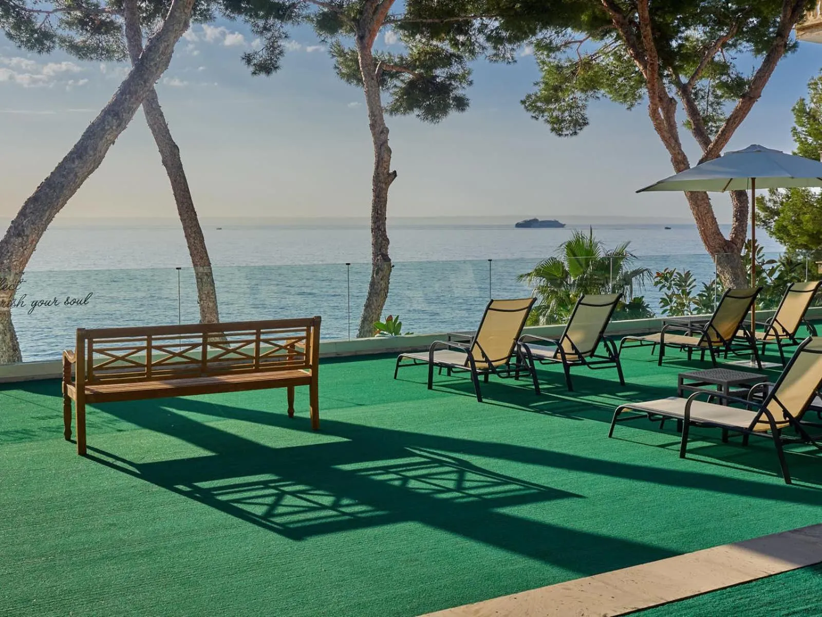 Swimming pool in Hotel Bon Sol Resort & Spa