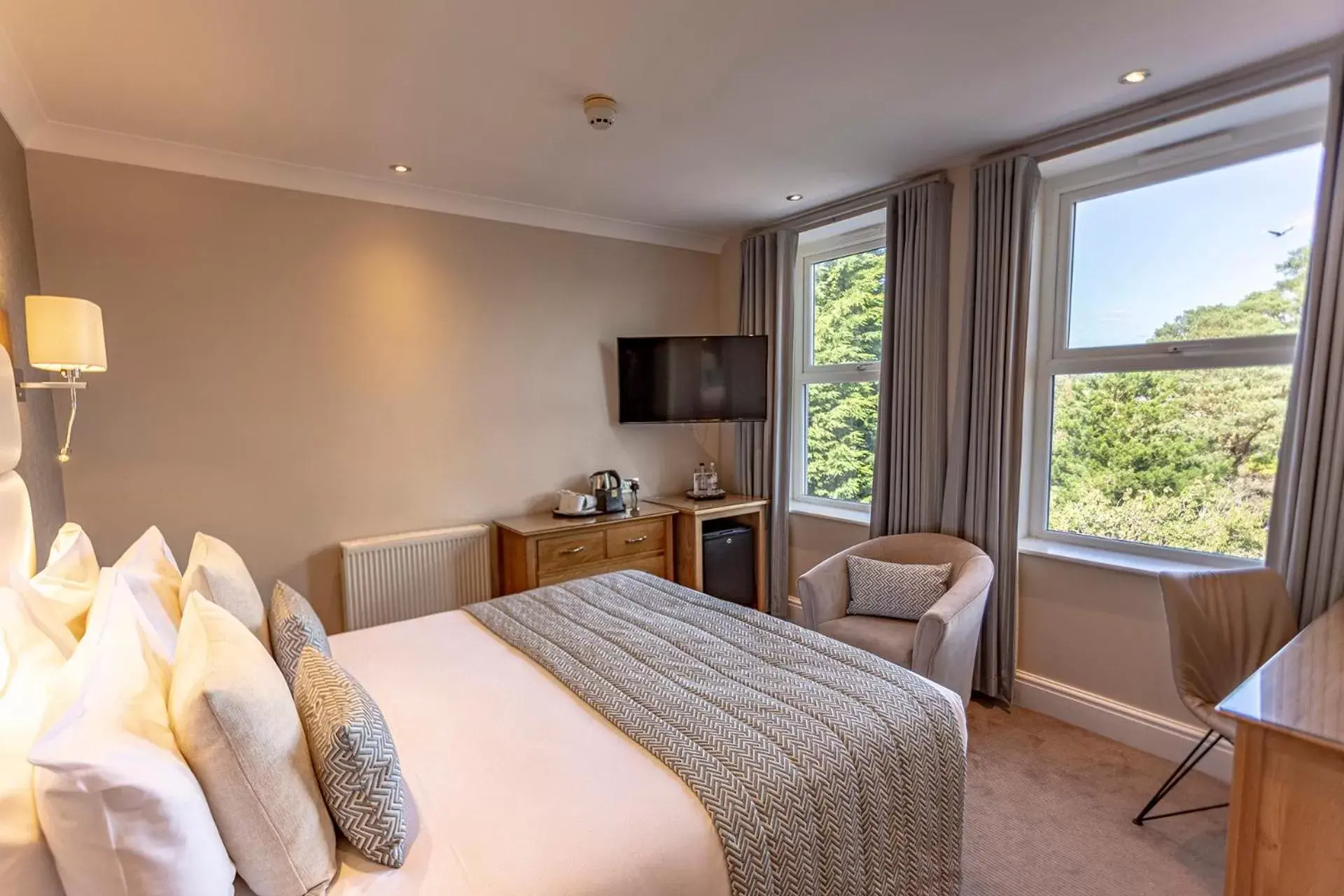 Small Double Room in The Carlyon Bay Hotel and Spa Small Double Room in The Carlyon Bay Hotel and Spa