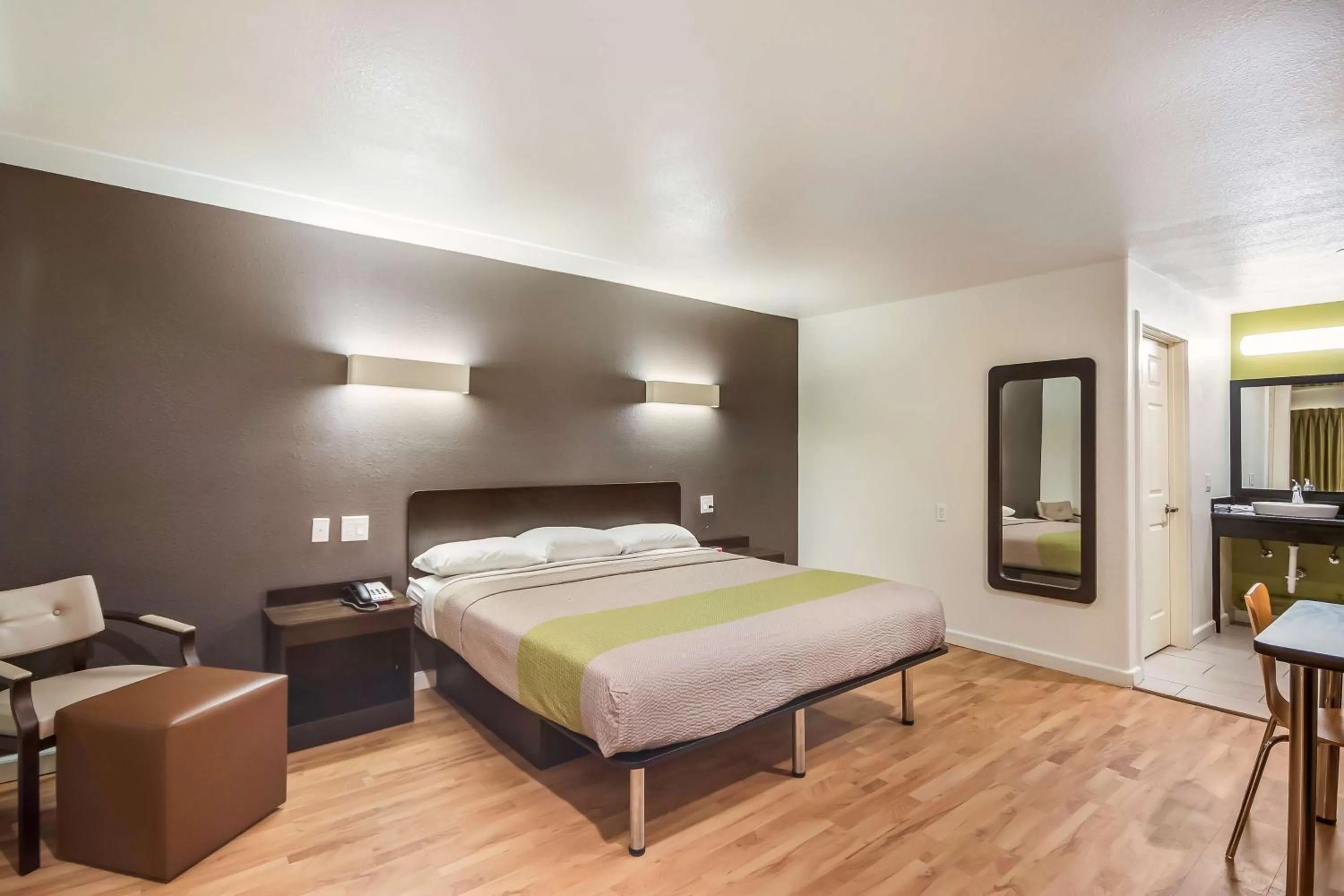 King Room with Roll-in Shower - Disability Access - Non-Smoking in Studio 6-Huntsville, TX