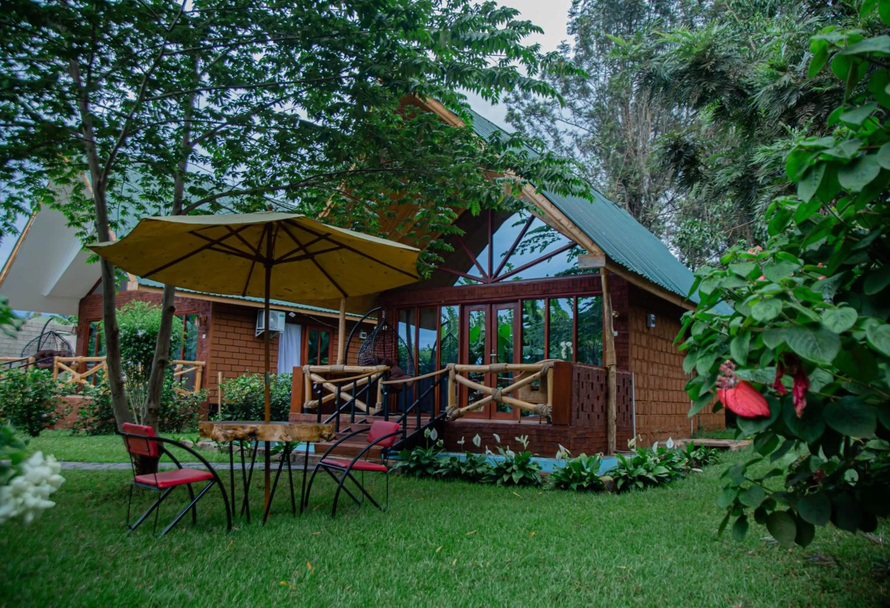 Shose Farmhouse Chalets & Campsite