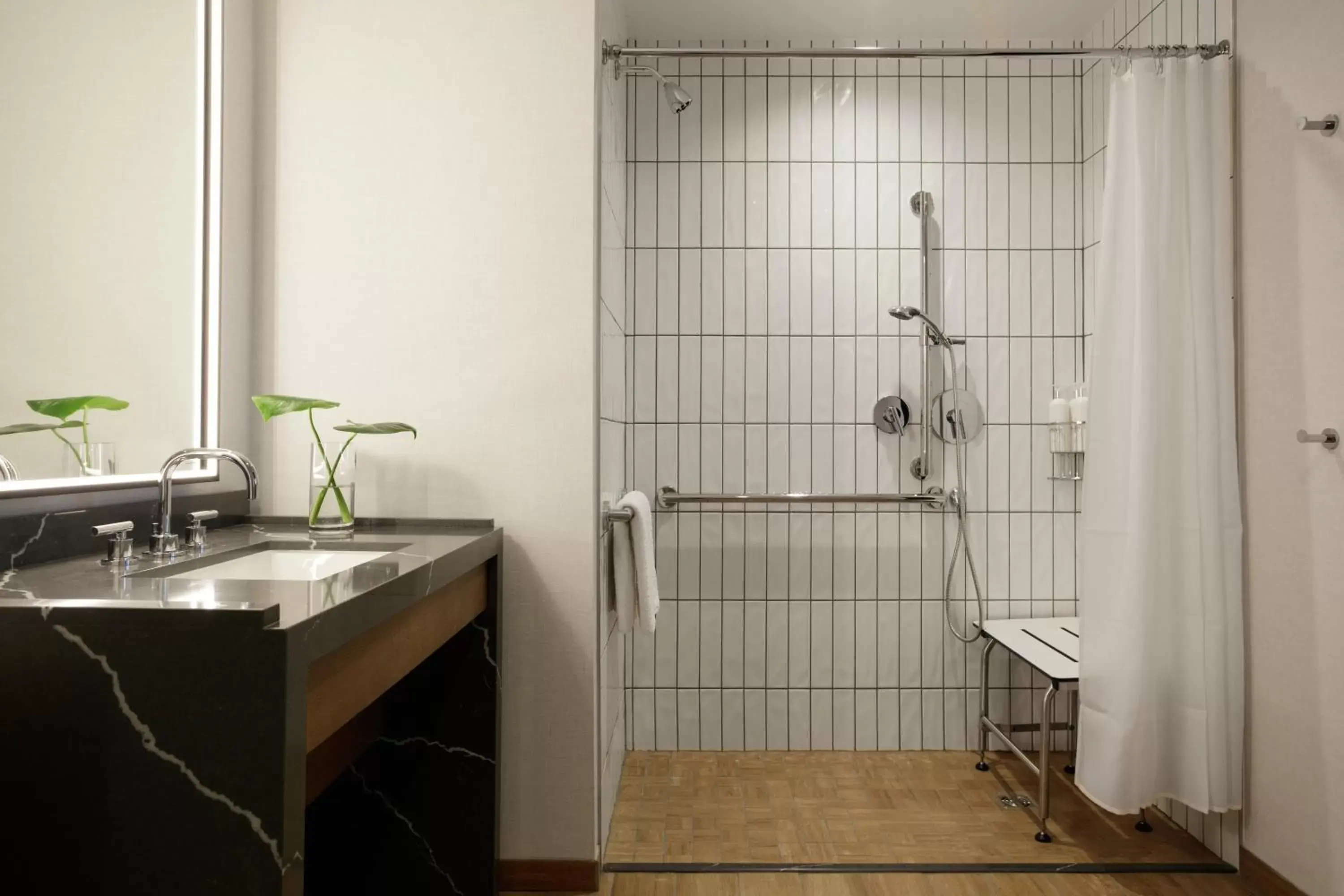 King Room with Mobility Accessible Roll-In Shower - Non-Smoking in Kimpton - Harper Hotel by IHG King Room with Mobility Accessible Roll-In Shower - Non-Smoking in Kimpton - Harper Hotel by IHG