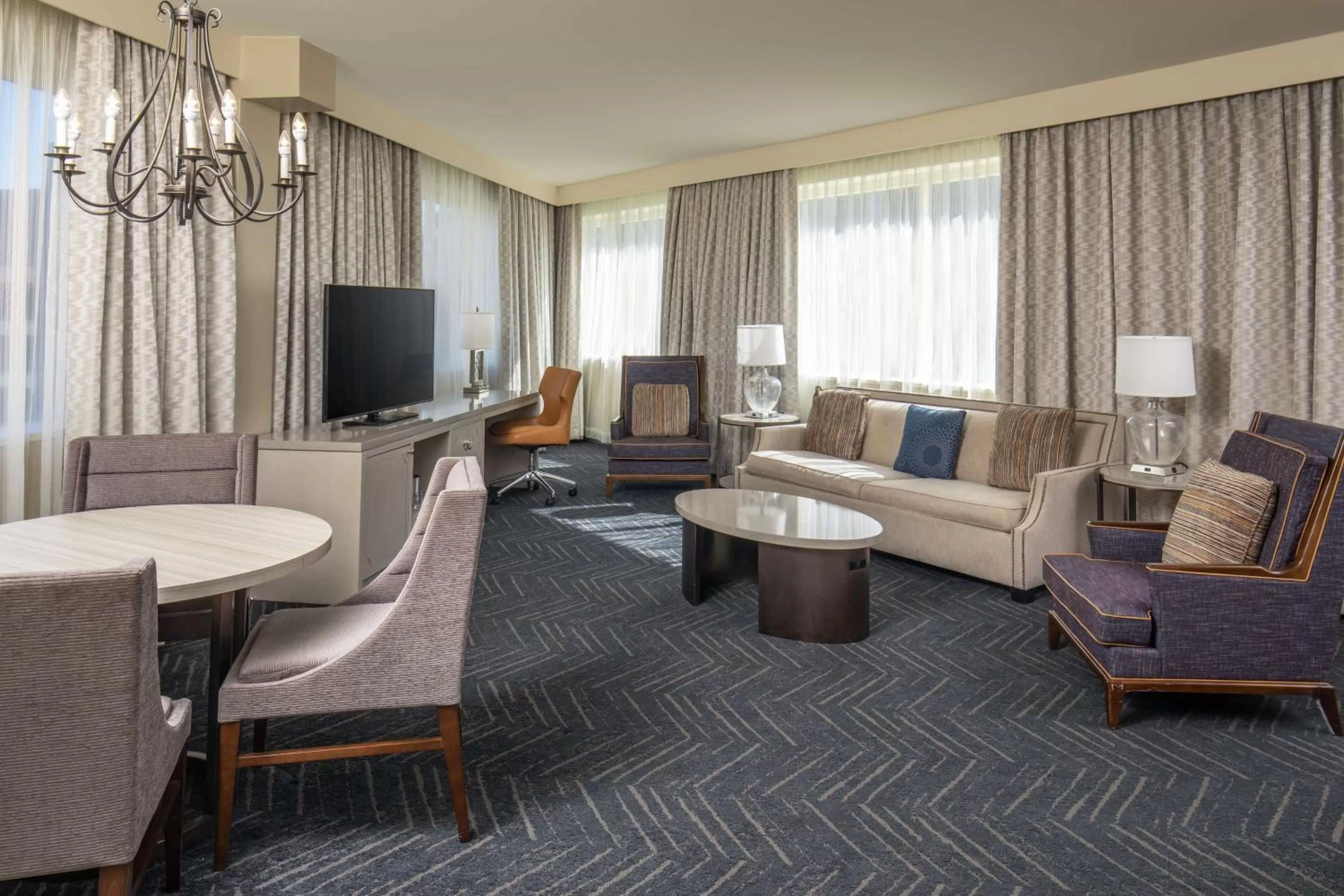 Living room in DoubleTree by Hilton Hotel Nashville Downtown