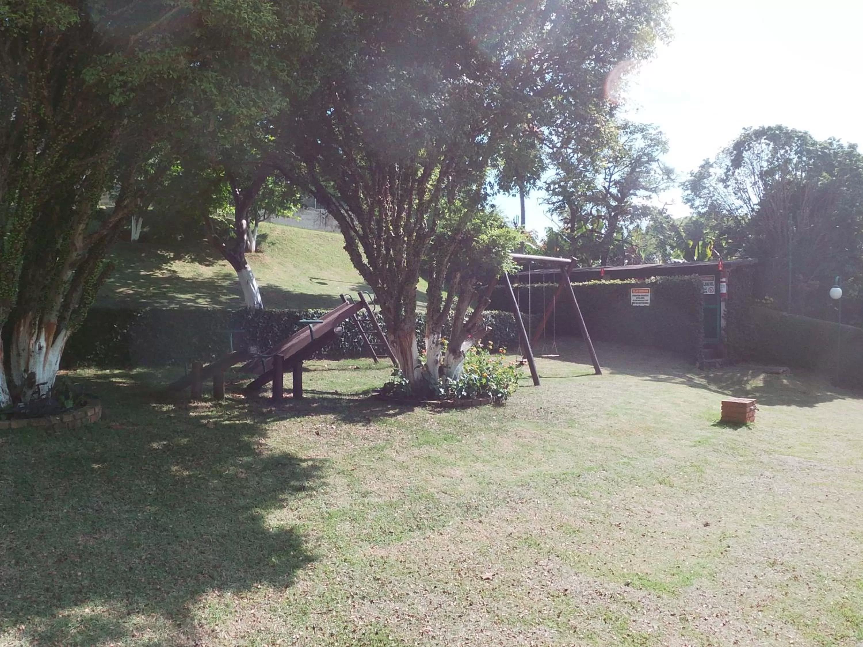 Children play ground, Garden in Condomínio Flat Piemonte