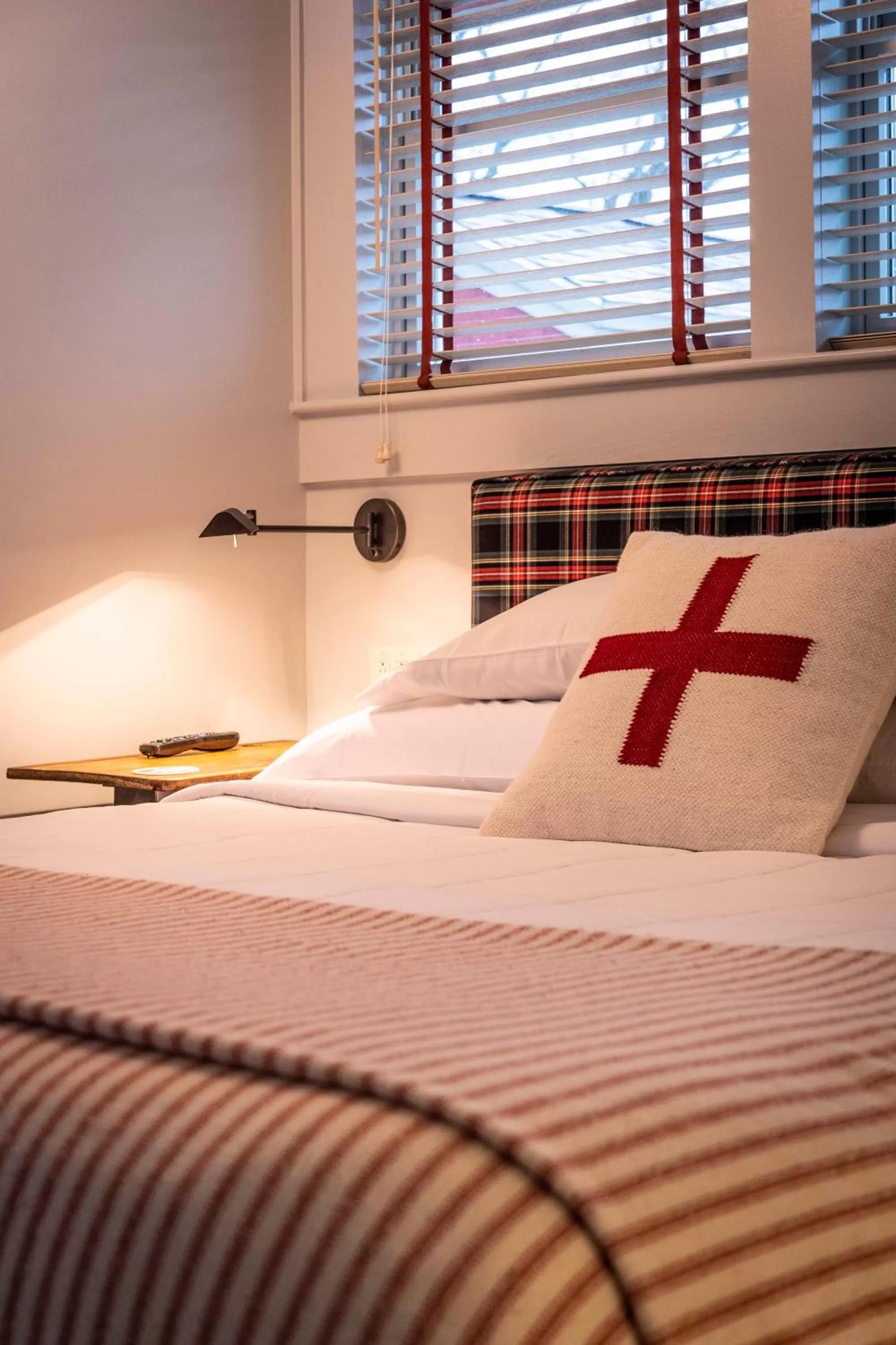 Bed in Hotel Broad Ripple