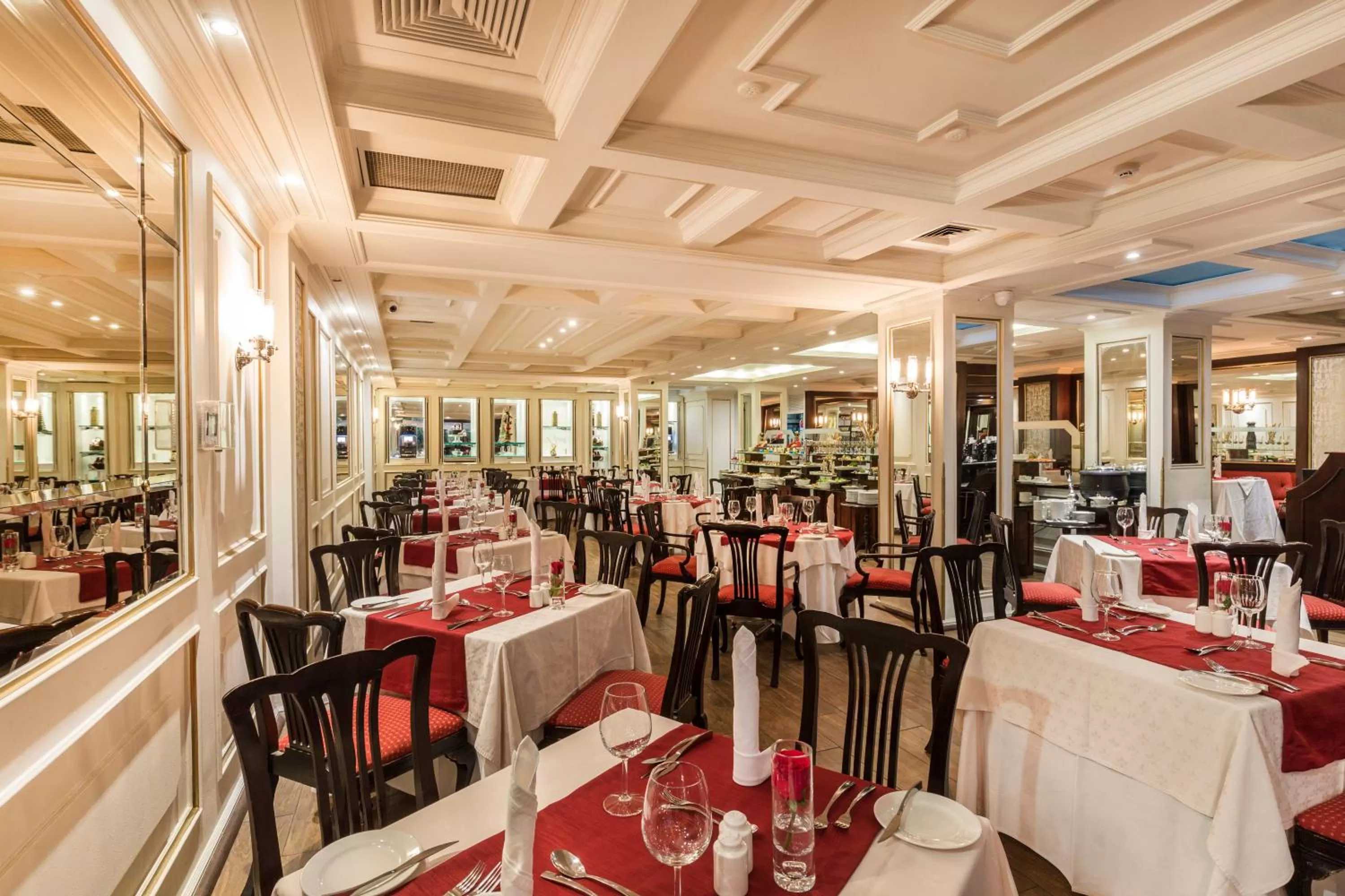 Restaurant/places to eat in Park Plaza Santiago