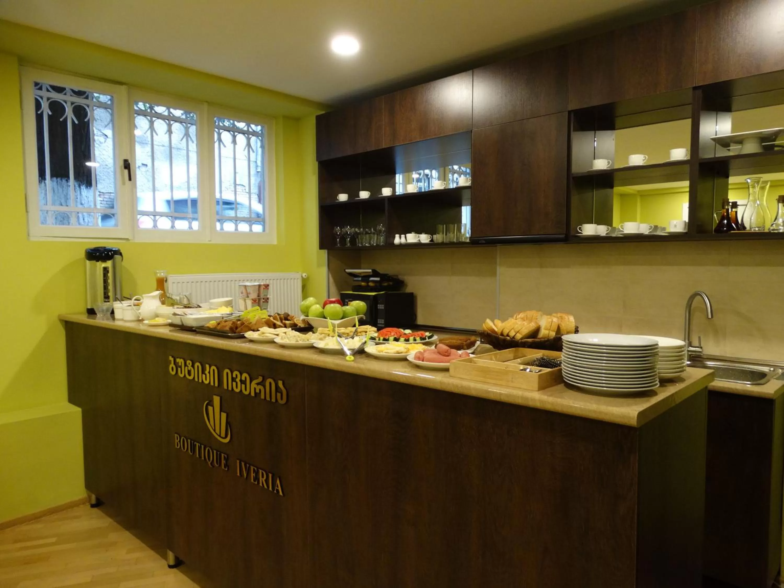 Food and drinks in Hotel Boutique IVERIA