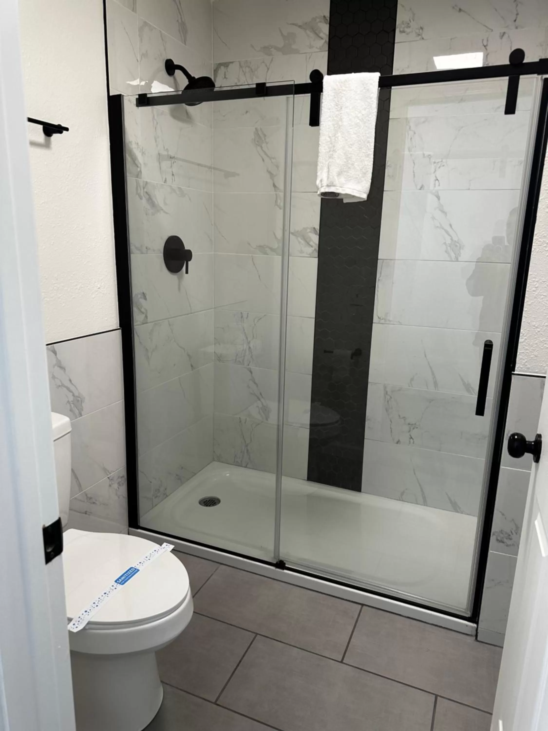 Shower in Sierra Inn