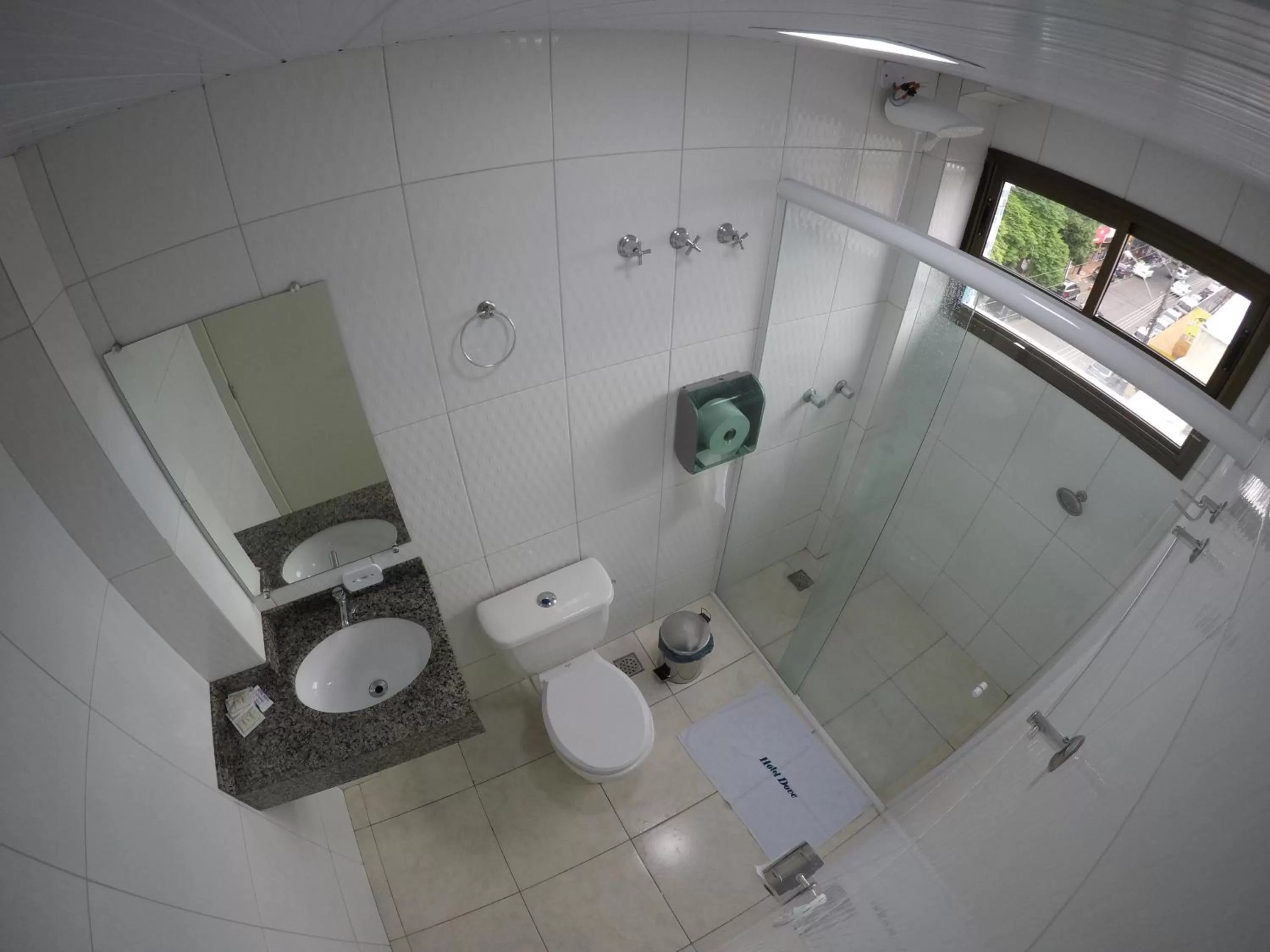 Bathroom in Hotel Dove