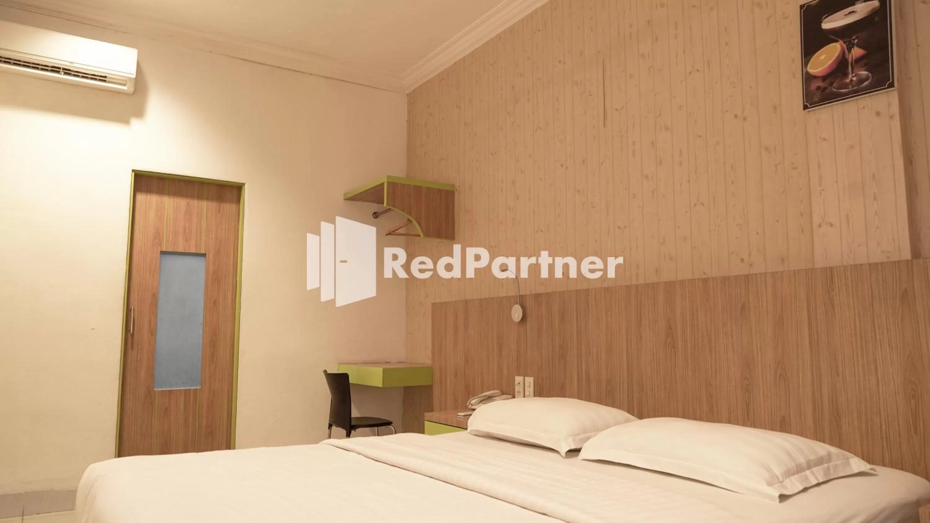 Bedroom, Bed in Wisma Sederhana Medan Mitra RedDoorz