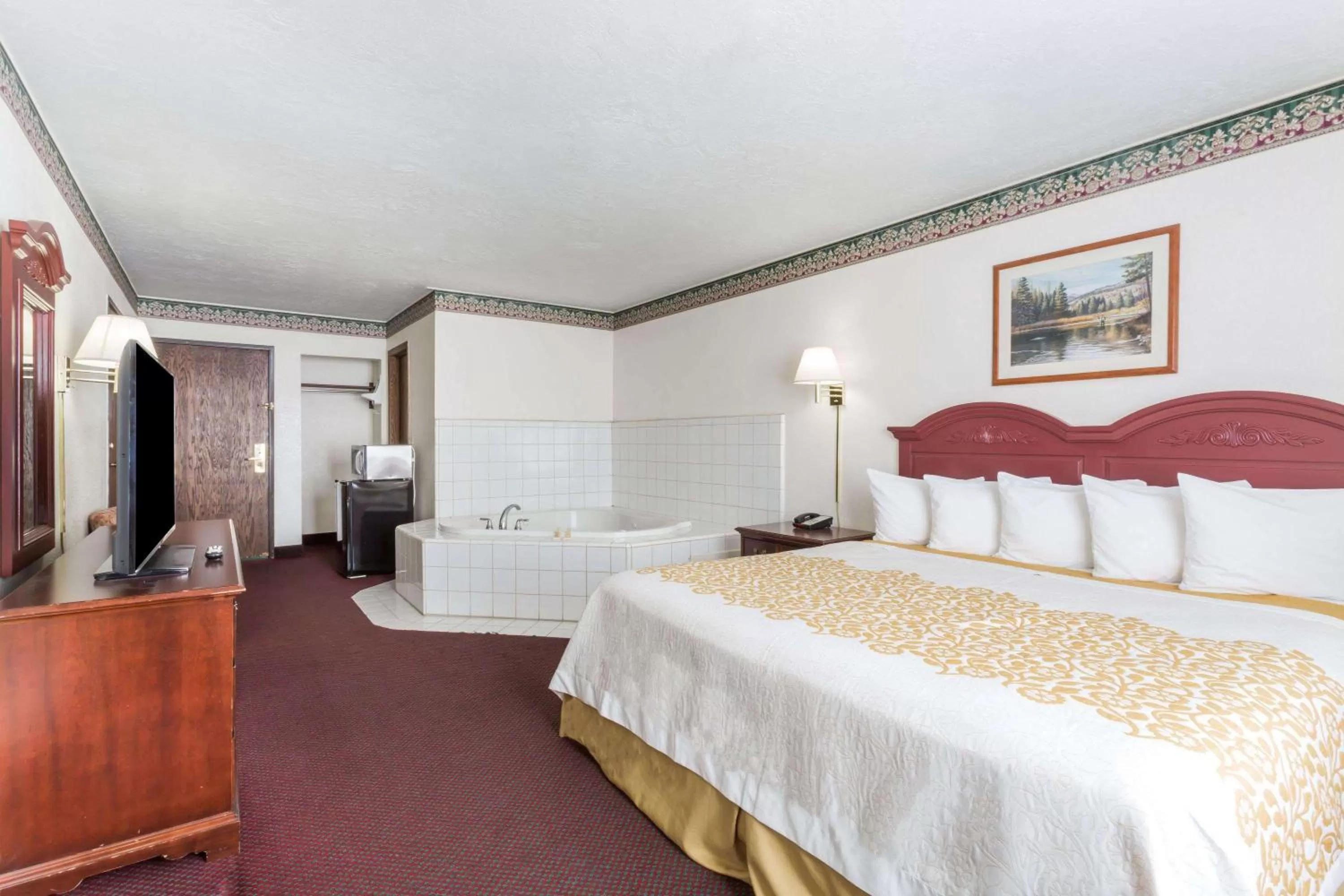 Photo of the whole room, Bed in Days Inn by Wyndham Evanston WY