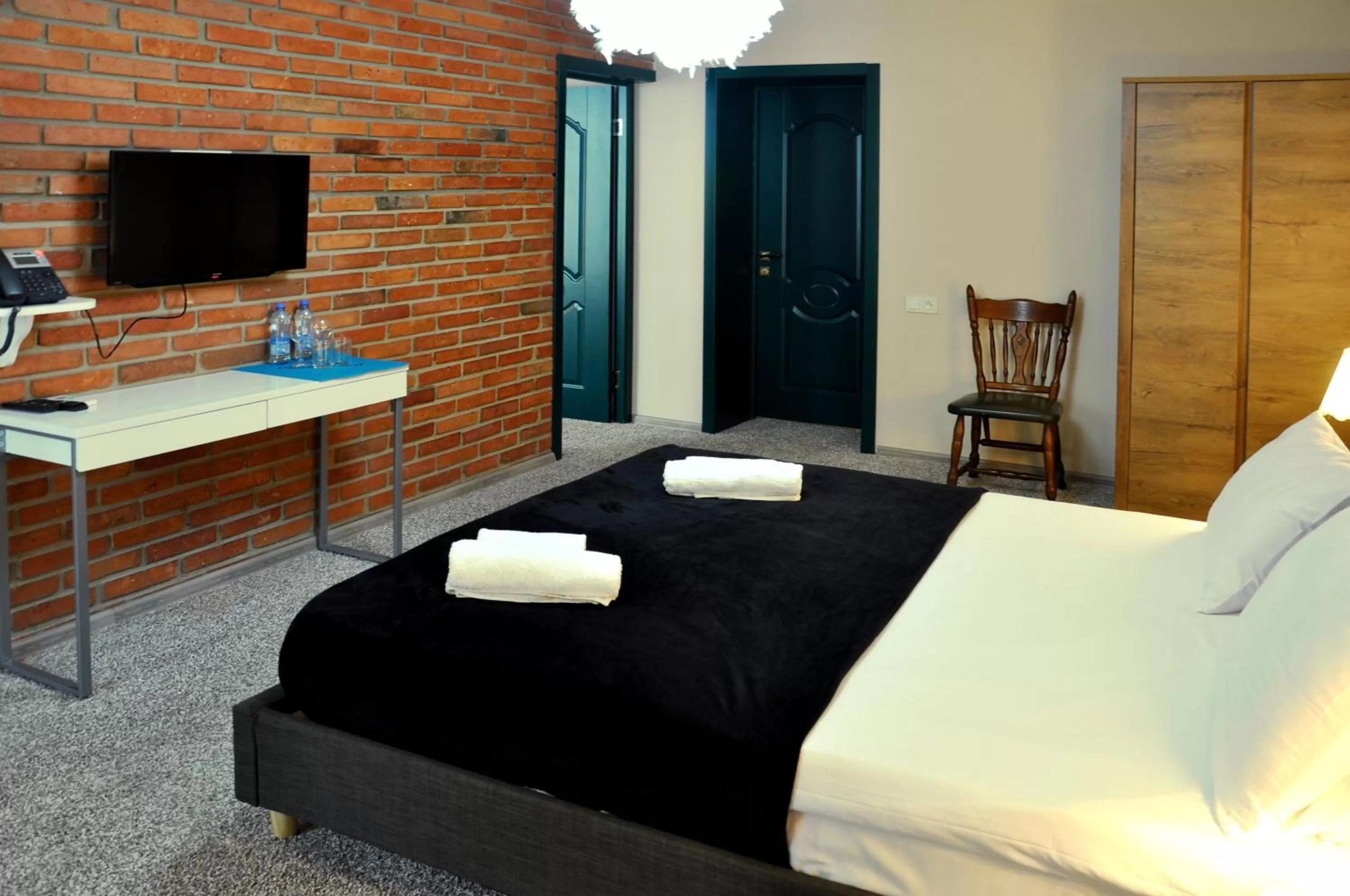 Bed in Art Hotel Claude Monet