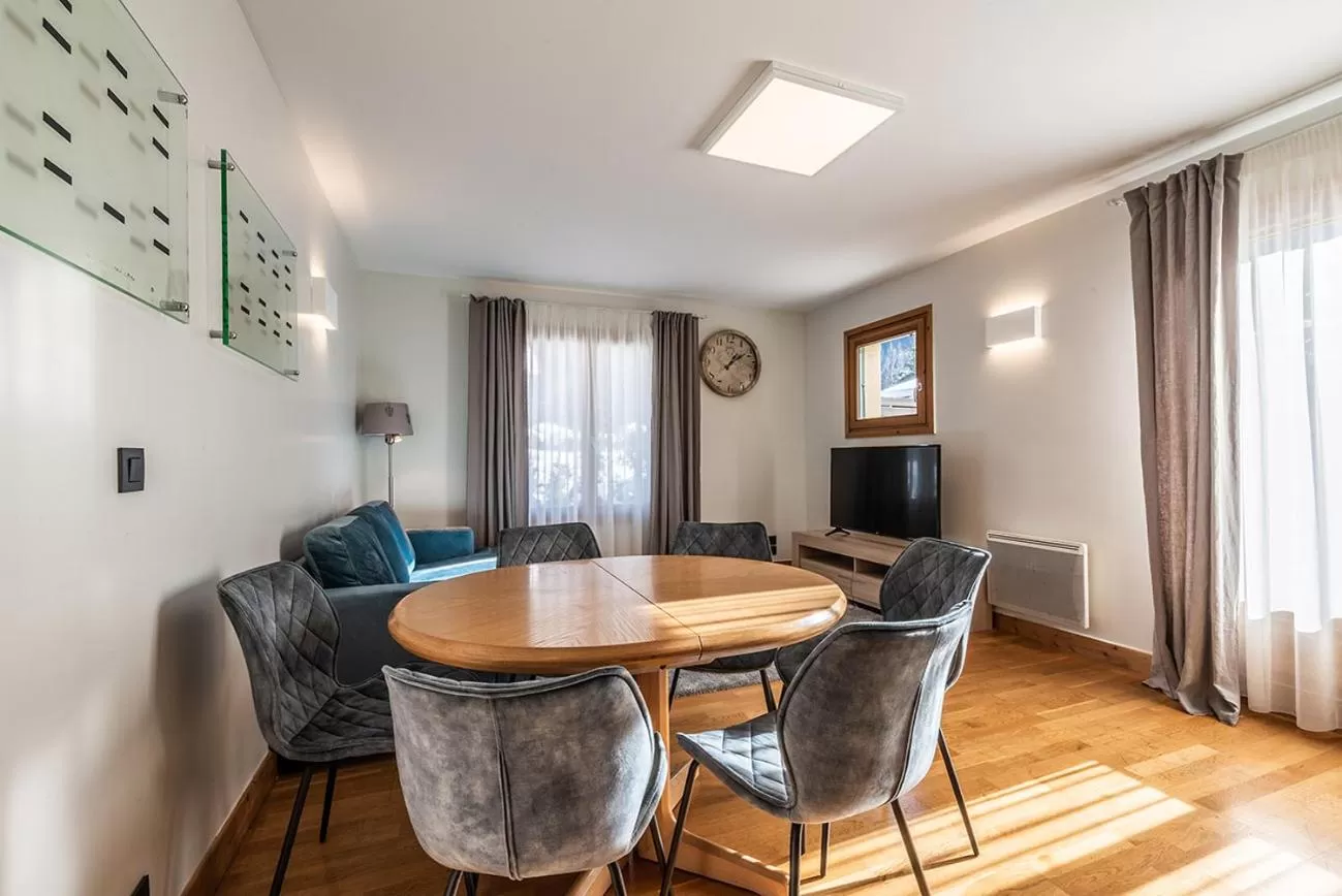 Living room, Dining Area in Eden Hotel, Apartments and Chalet Chamonix Les Praz