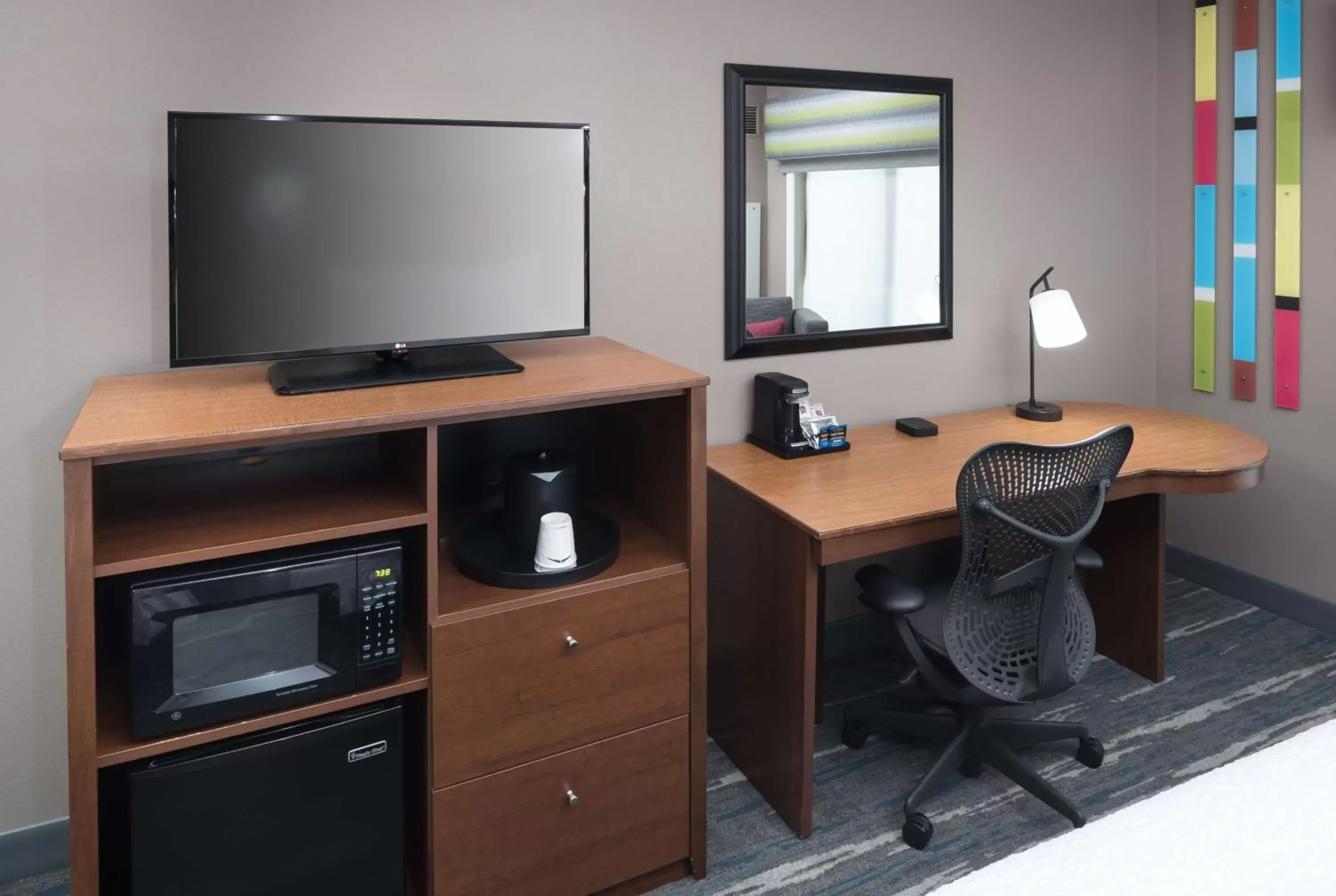 Queen Room with Two Queen Beds - Disability Access with Bathtub in Hampton Inn & Suites Chicago North Shore Queen Room with Two Queen Beds - Disability Access with Bathtub in Hampton Inn & Suites Chicago North Shore