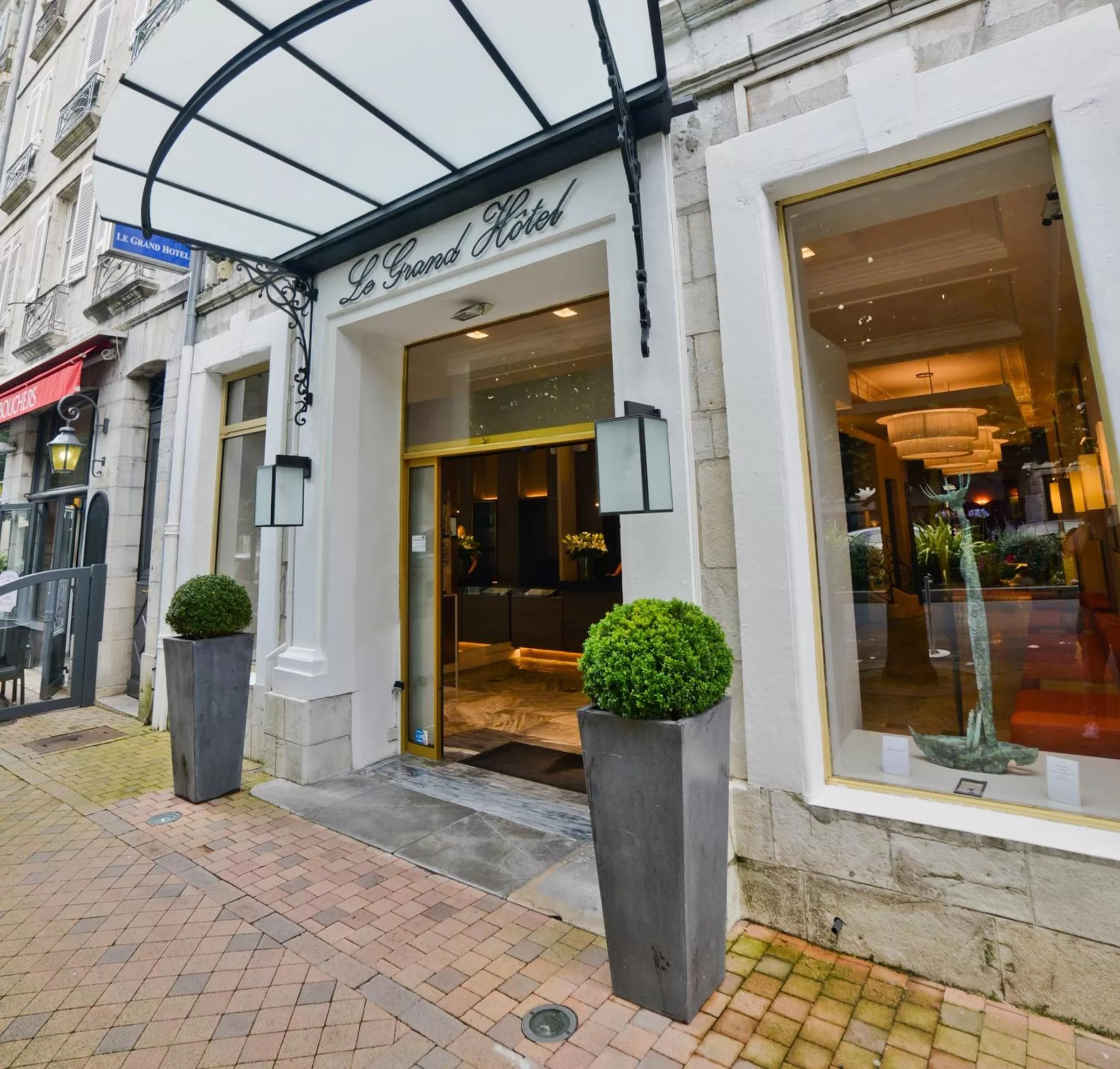 Facade/entrance in Hôtel Mercure Bayonne Centre Le Grand Hotel