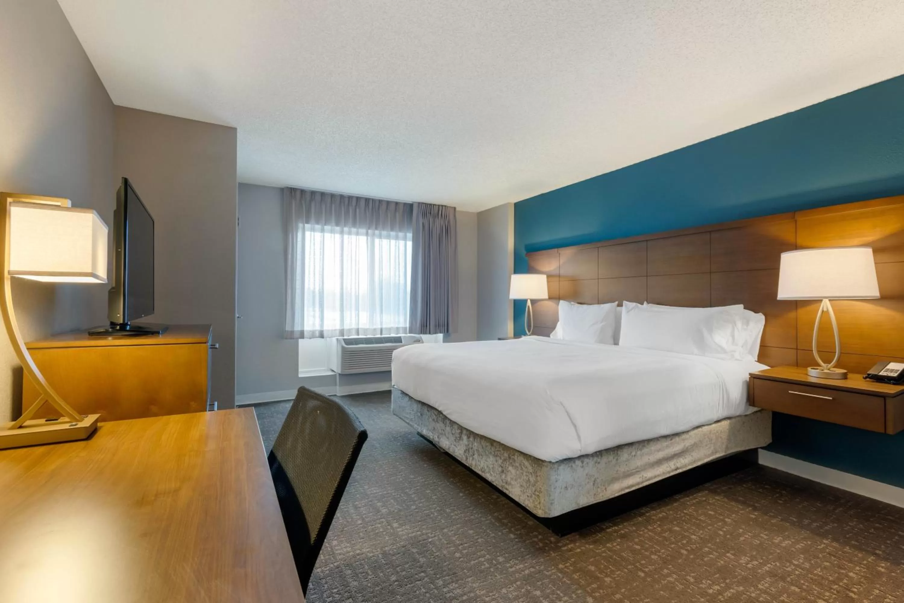 Photo of the whole room, Bed in Staybridge Suites Orlando Royale Parc Suites by IHG