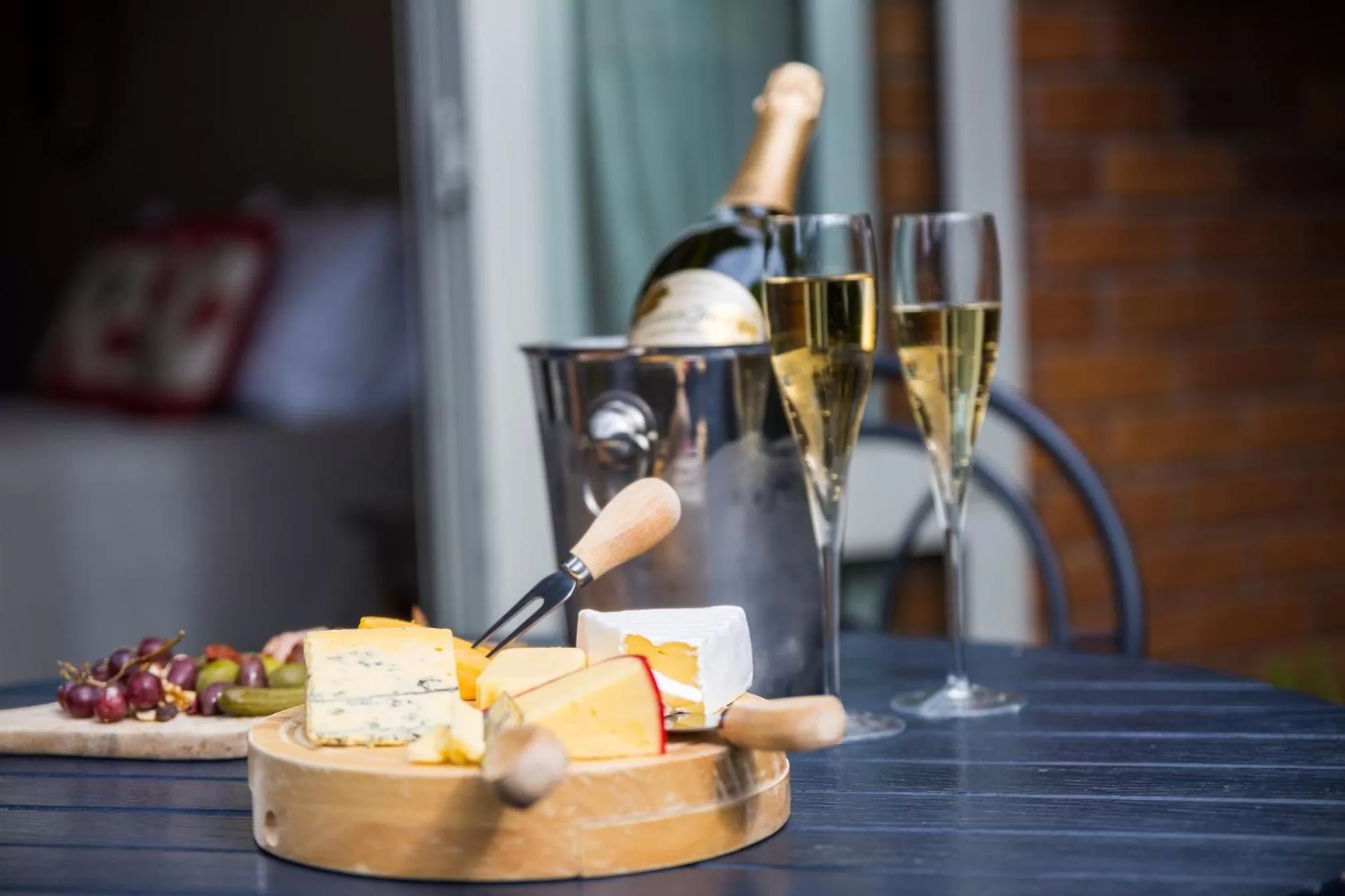 Queen Studio in Chelsea Park Motor Lodge