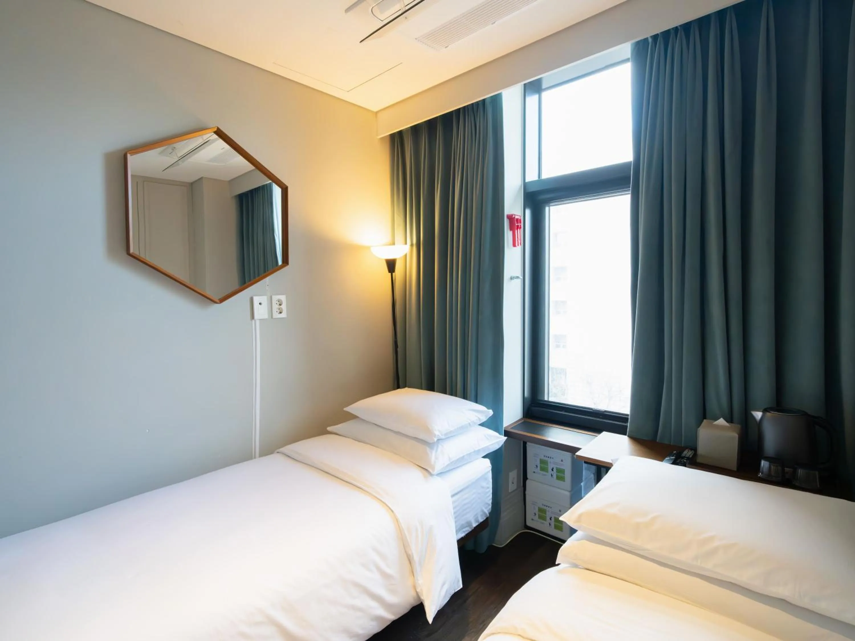 Bedroom, Bed in Hotel Crescendo Seoul