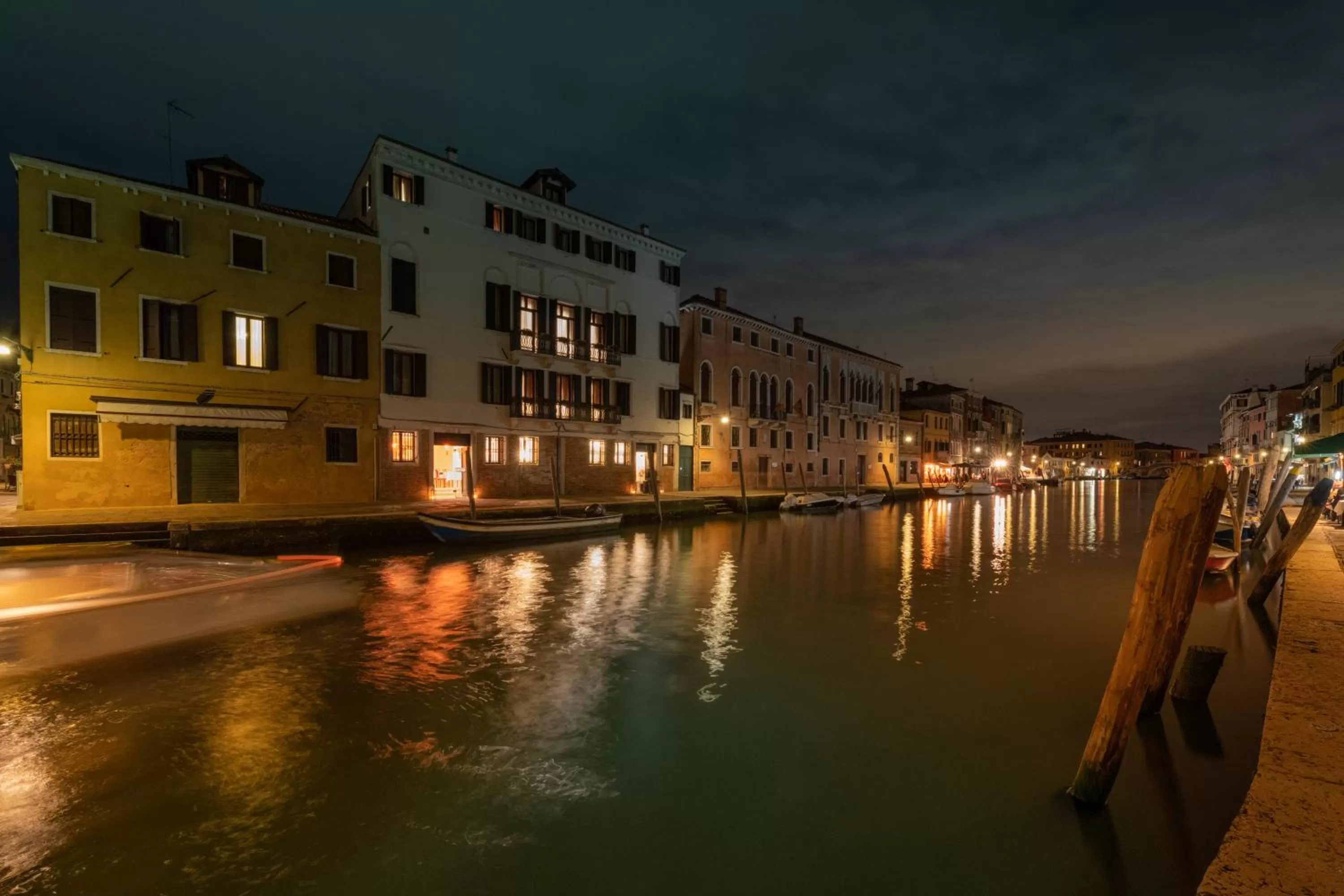 Property building in Ca' Bonfadini Historic Experience