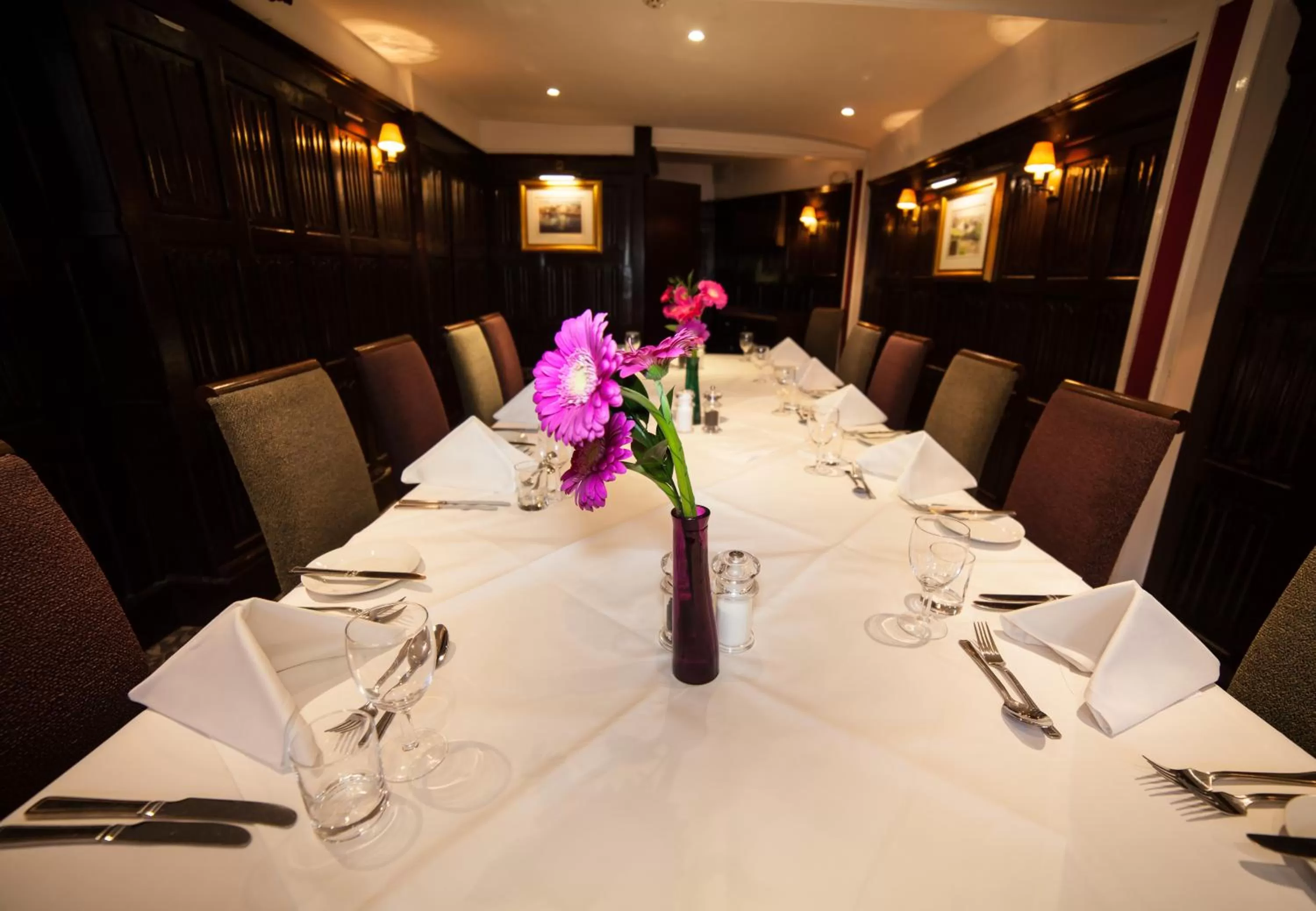 Dining area in Warren Lodge