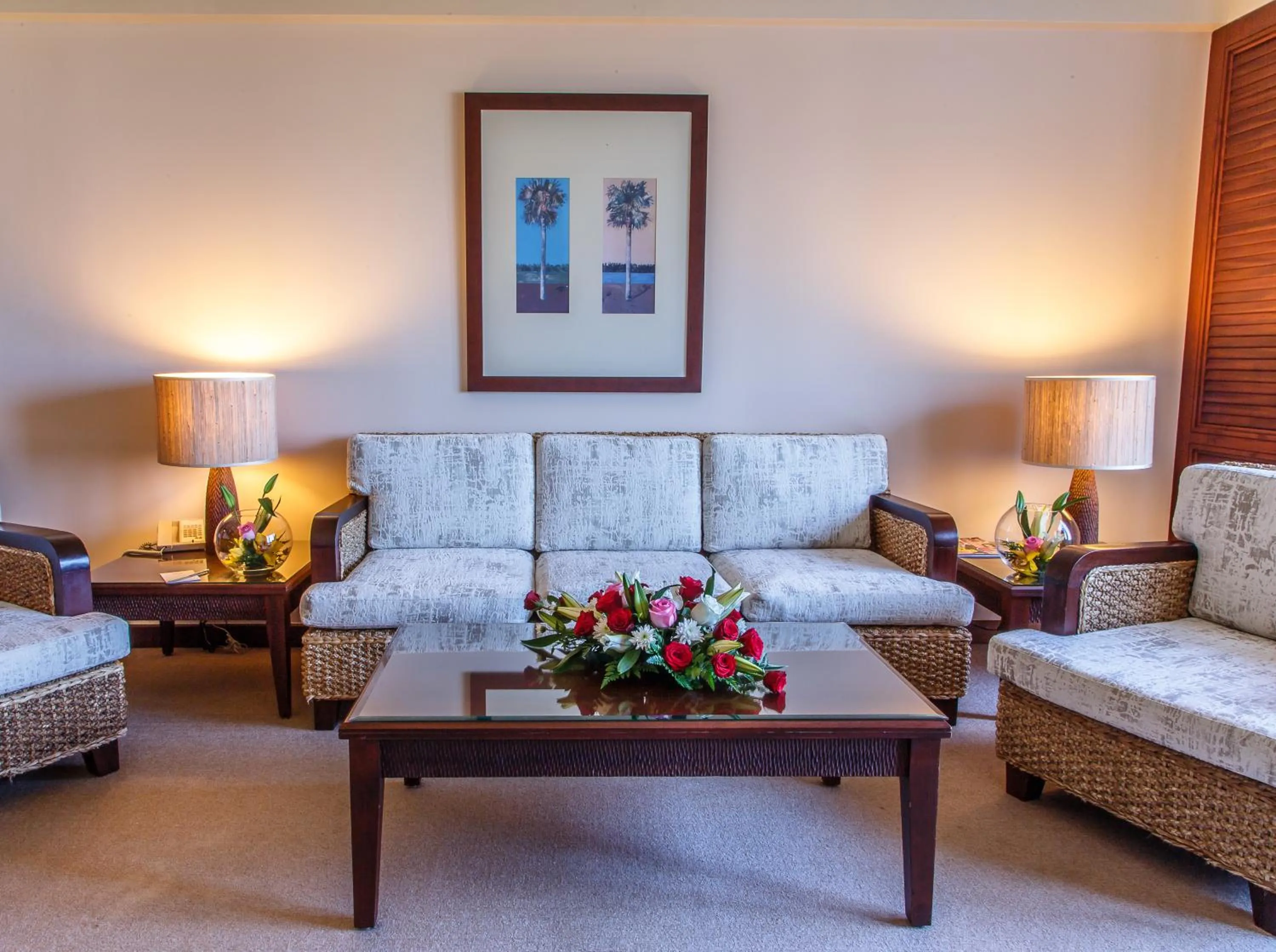 TV and multimedia in Danat Jebel Dhanna Resort