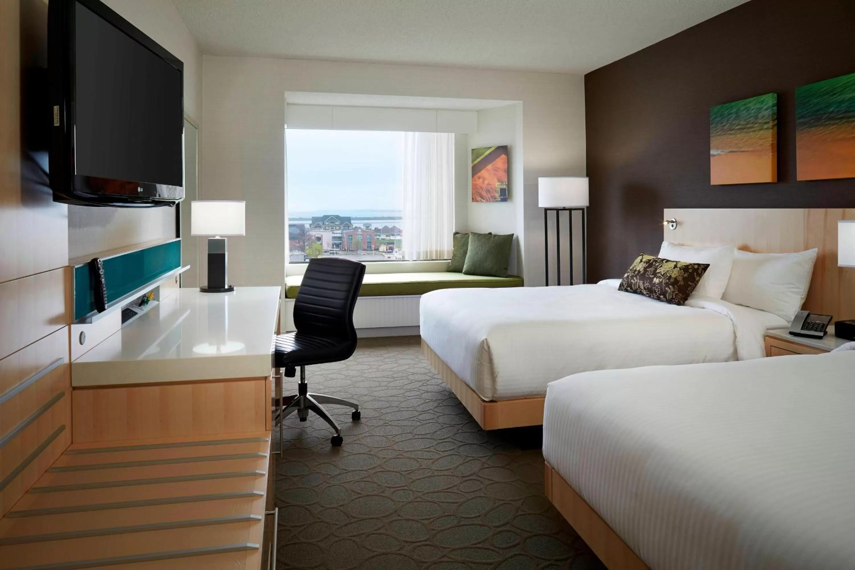 Photo of the whole room, Bed in Delta Hotels by Marriott Prince Edward