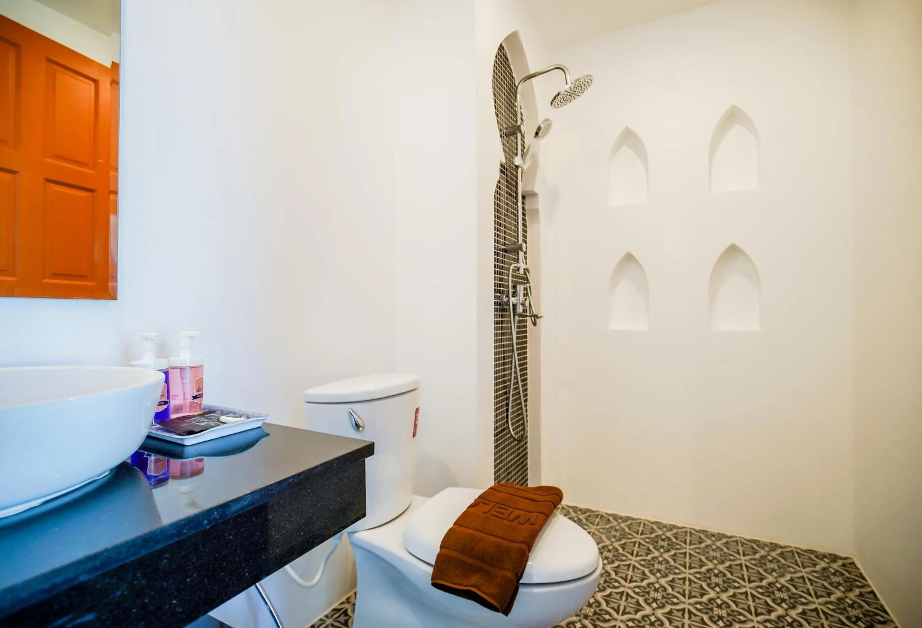 Bathroom in Khaleej Mass Hotel Patong