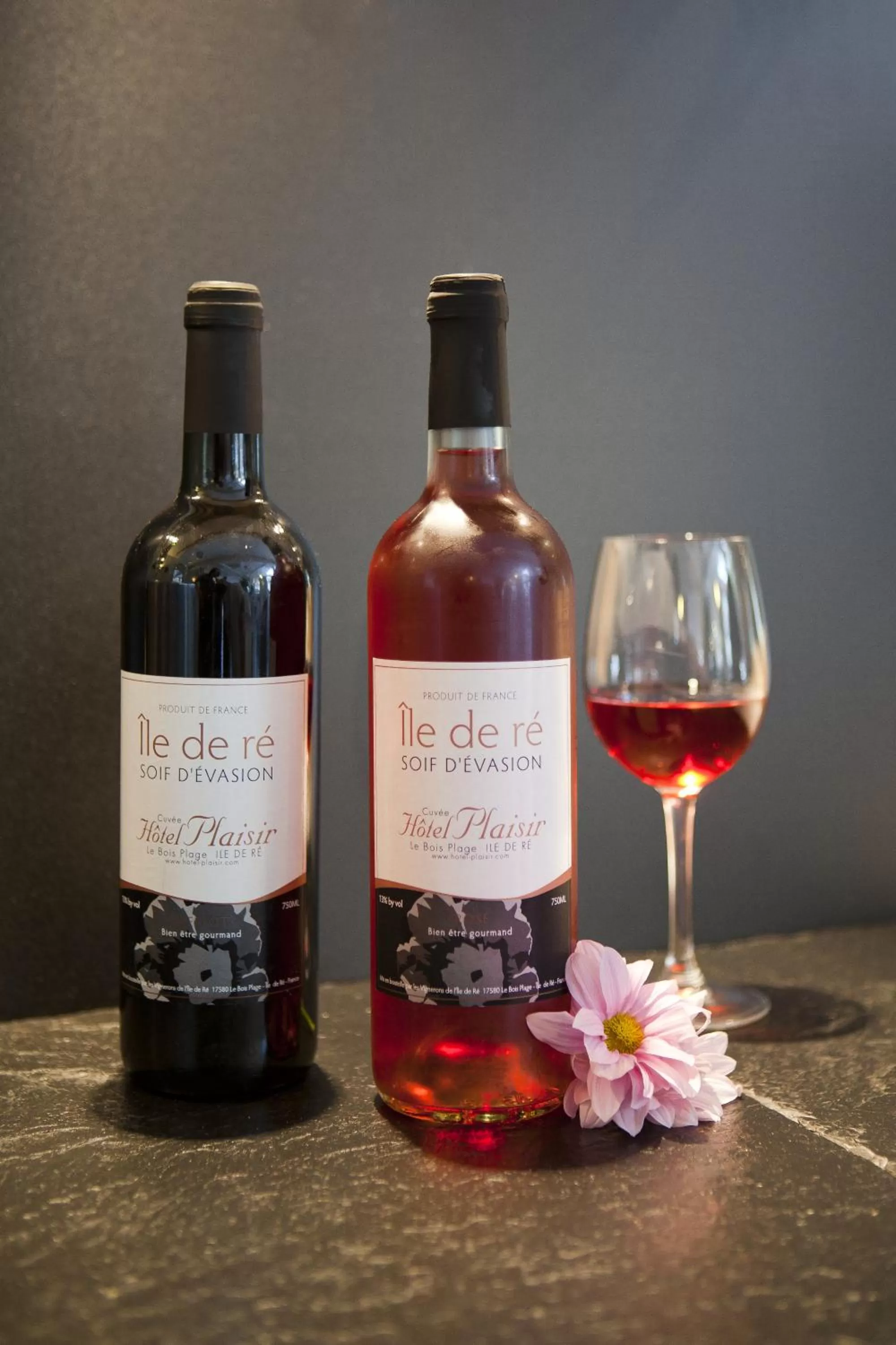 Drinks in Elégance Suites Hôtel