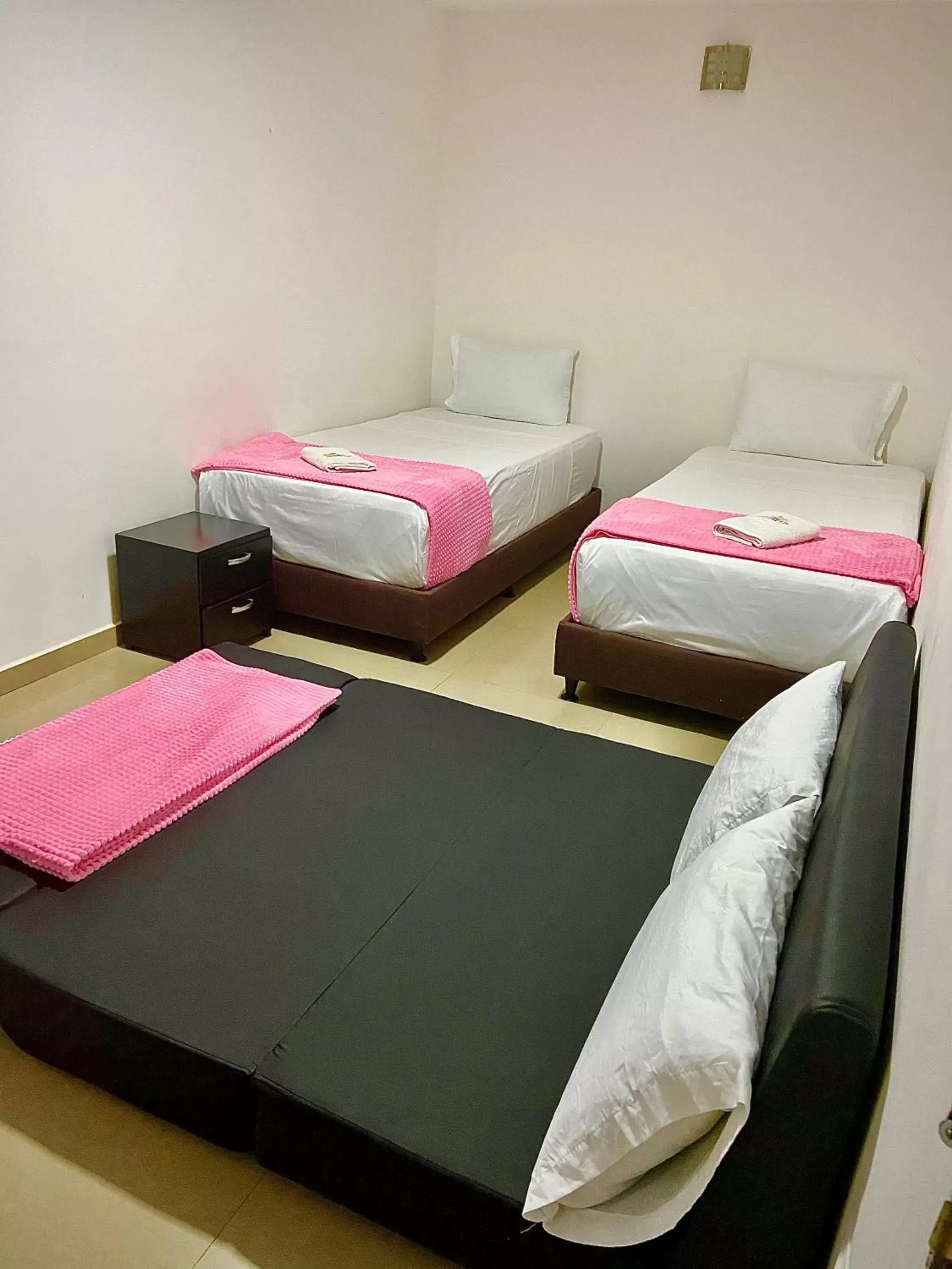 Family Room in Hotel Parque de los Novios Inn Family Room in Hotel Parque de los Novios Inn