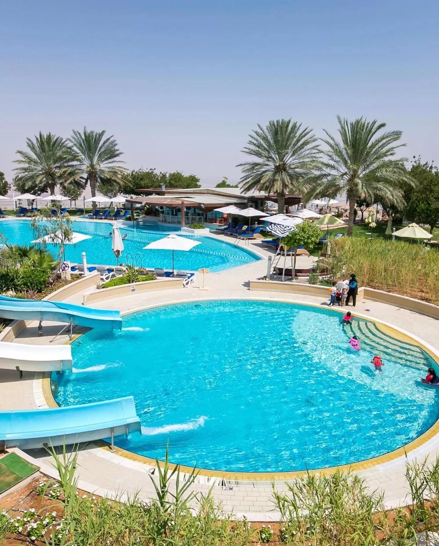 Swimming pool in Oryx Grand Hotel Jebel Hafeet