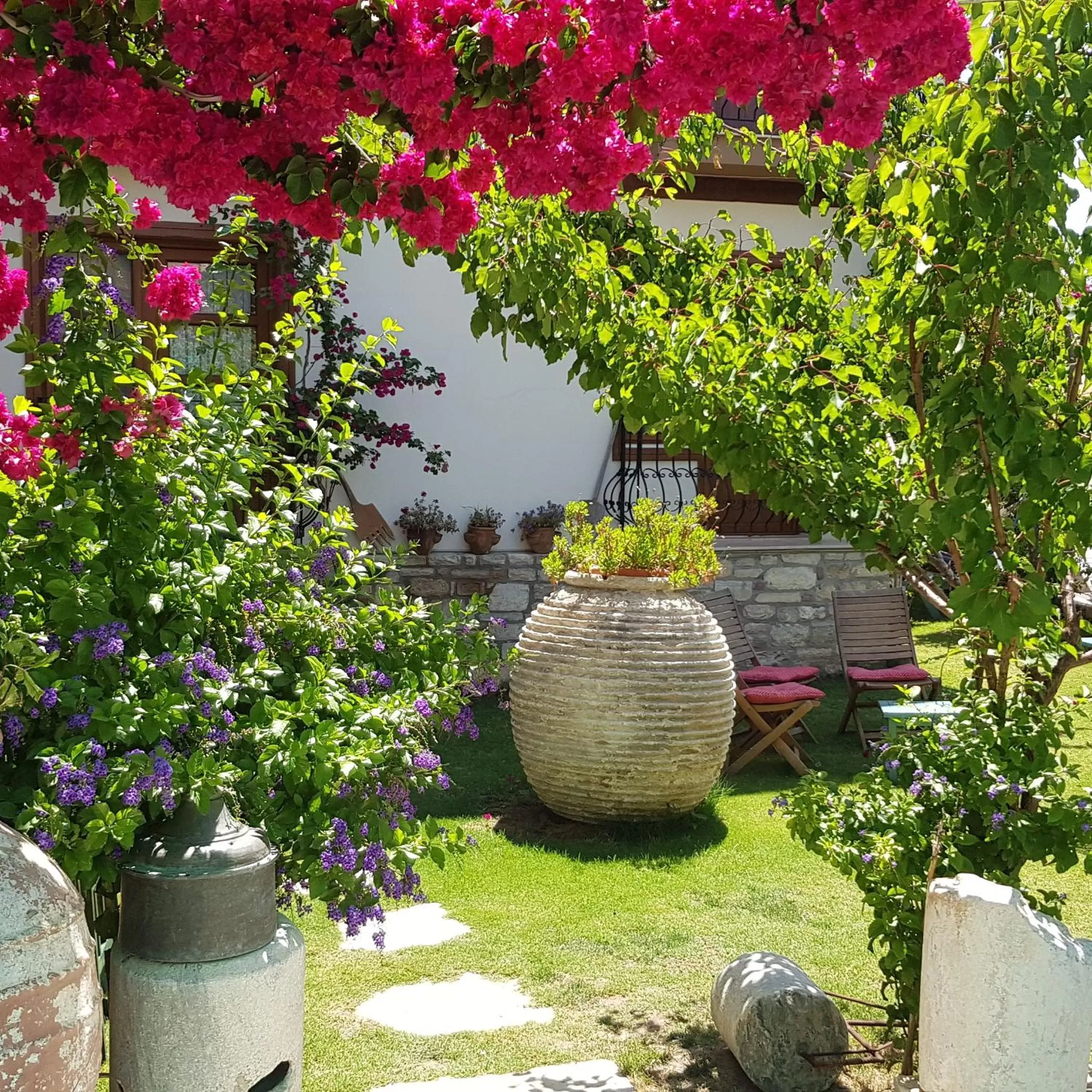 Garden in Kusadasi Sezgins Boutique Rooms