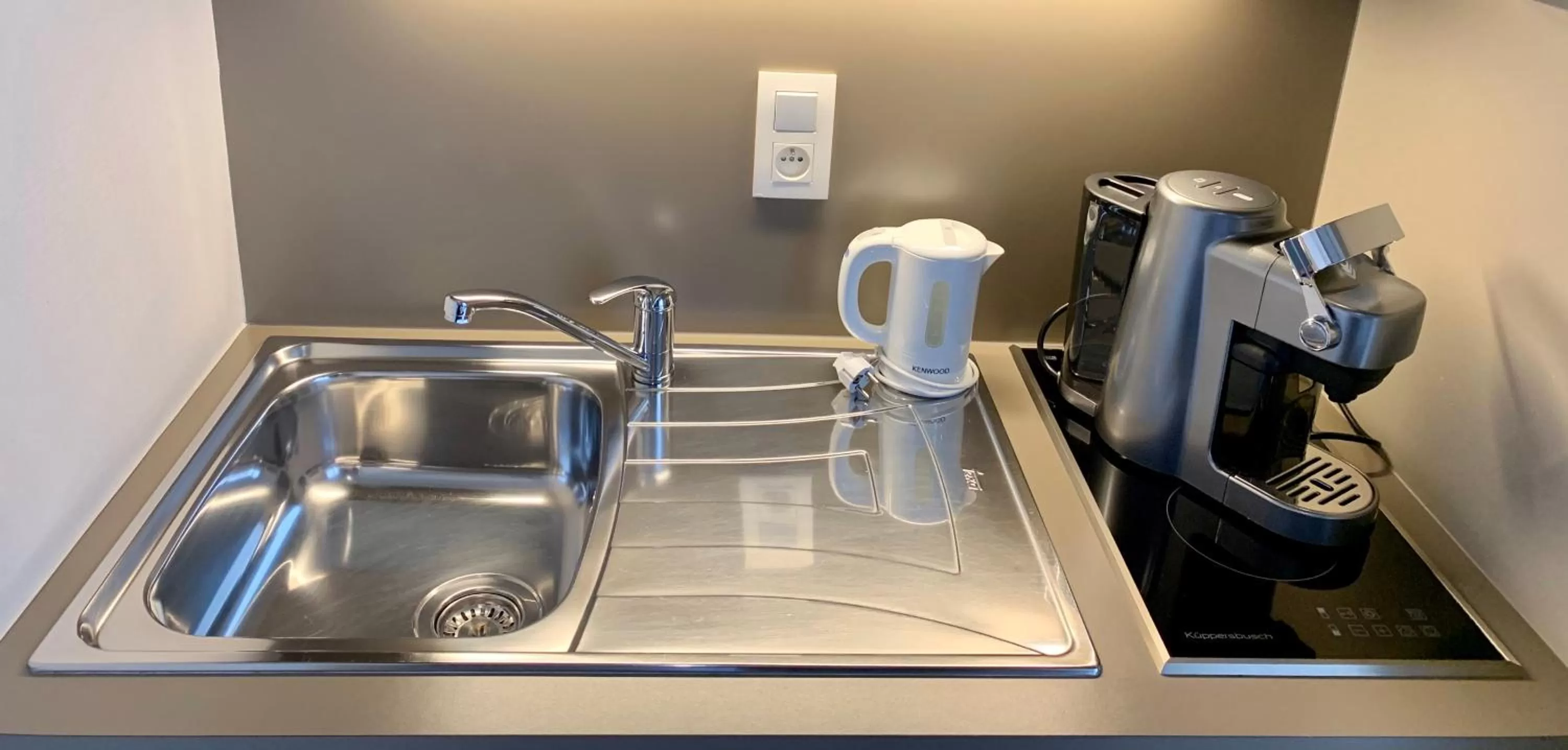 Coffee/tea facilities in Castelnou Aparthotel