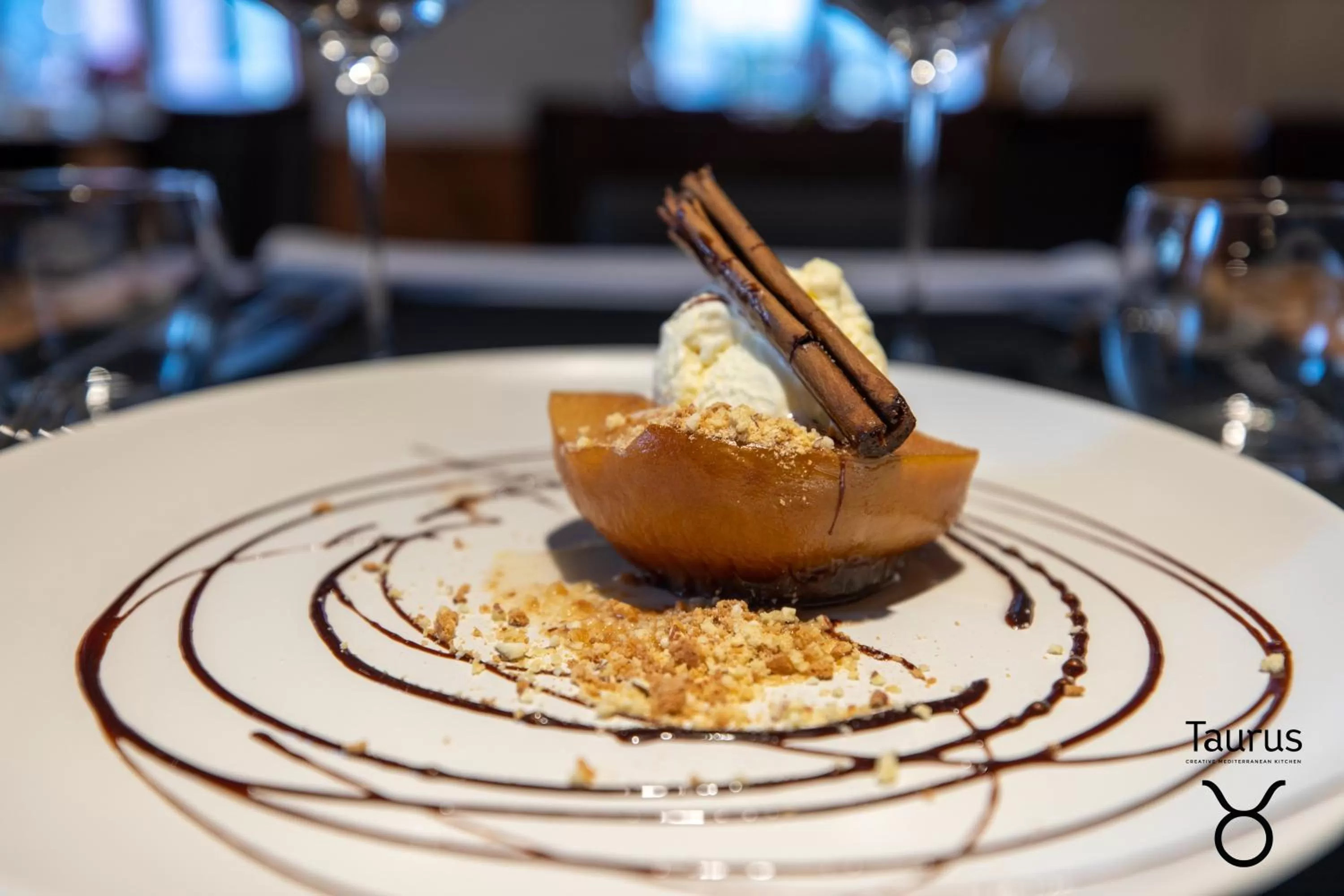 Restaurant/places to eat in Boutique Hotel OchSen Self-Check-In