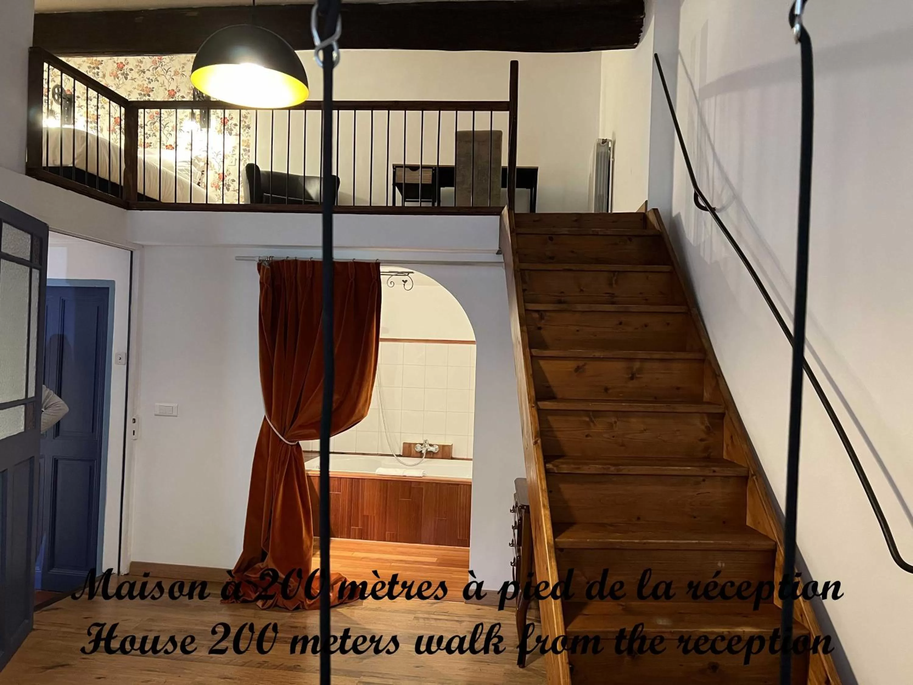 Photo of the whole room in Le Clos Violette et Le 11 D'Aglaé - Hôtel de Charme Design de Luxe