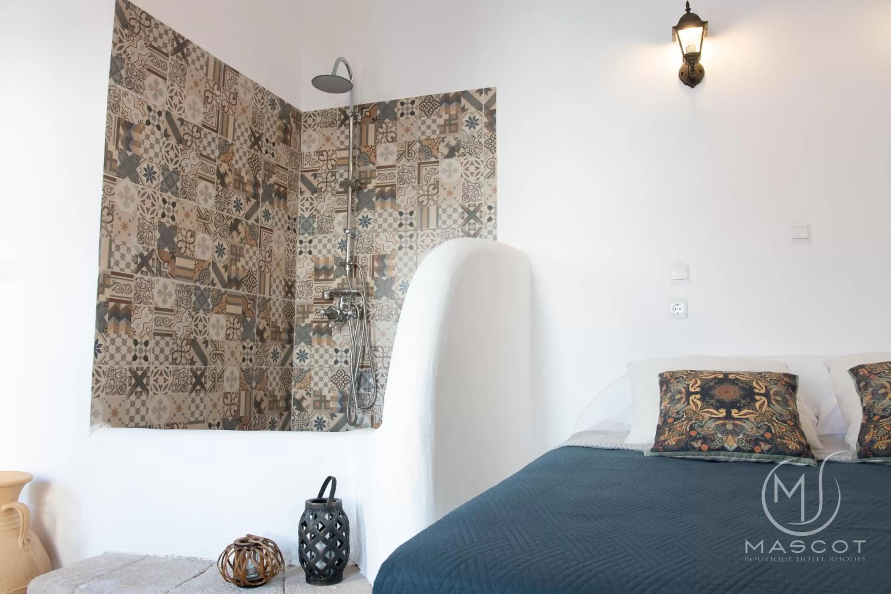 Bed in Mascot Garden Rooms