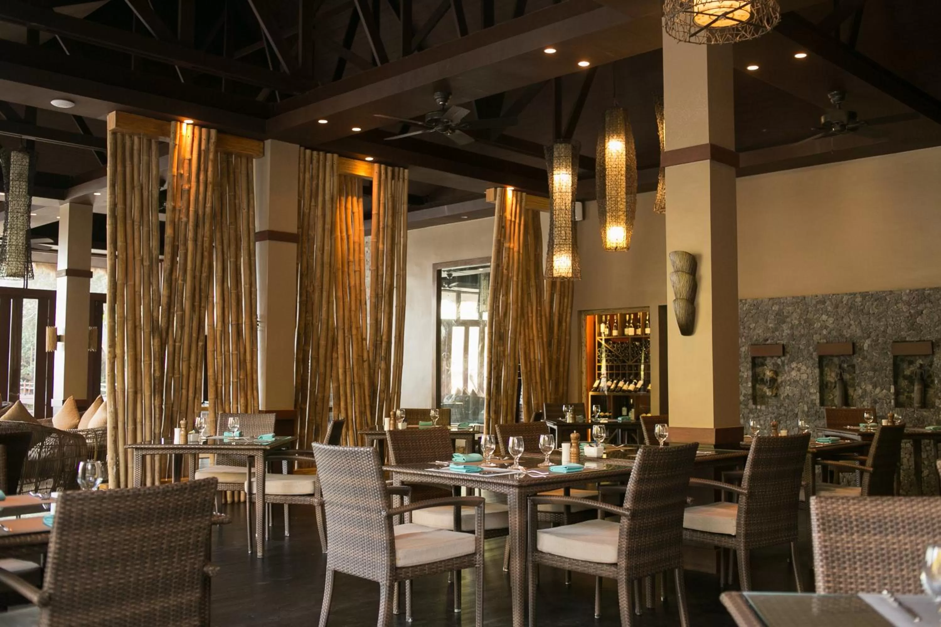 Restaurant/places to eat in Cauayan Island Resort and Spa