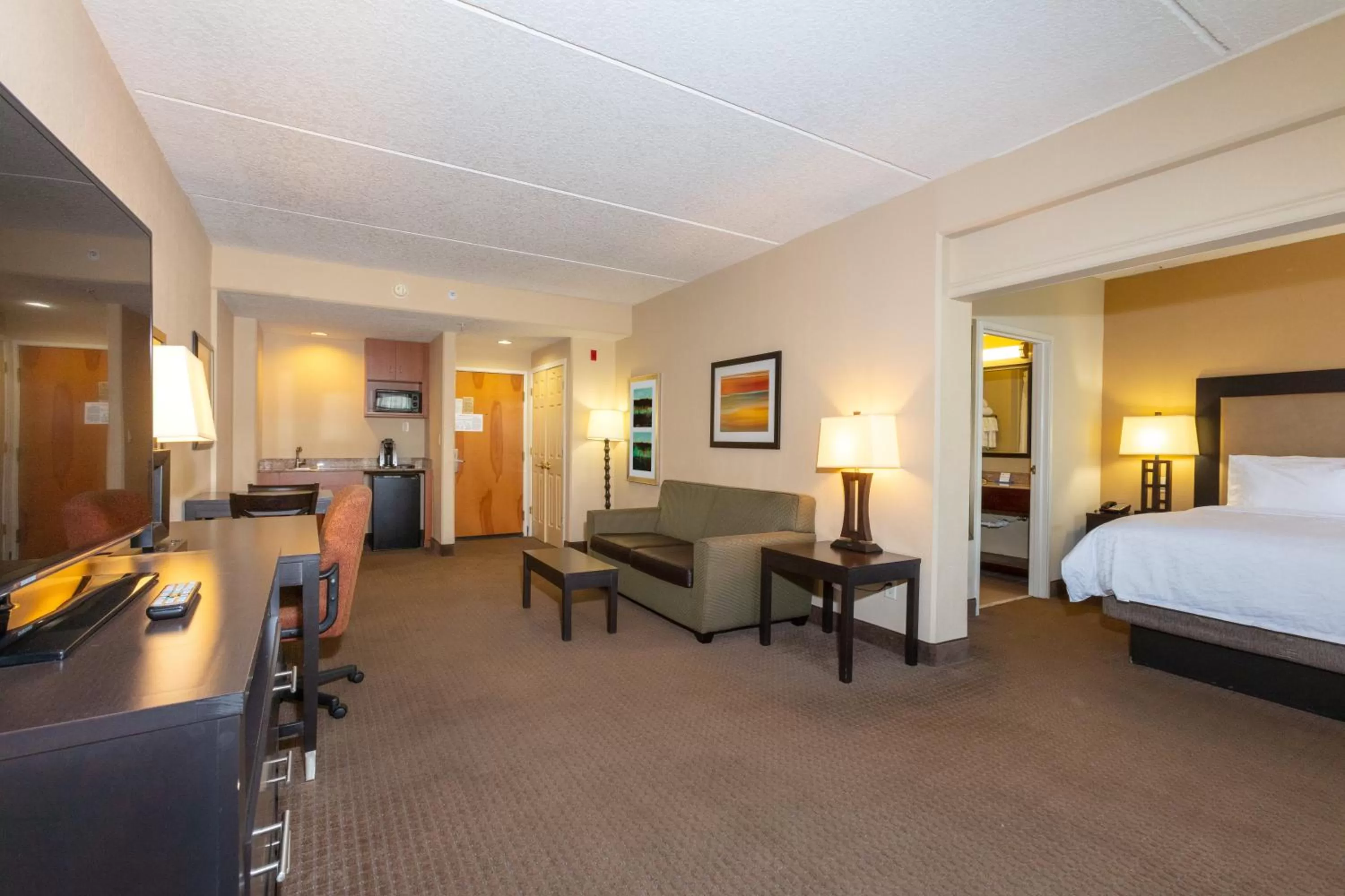 Photo of the whole room, Bed in Holiday Inn Express Hotel & Suites Jacksonville Airport by IHG