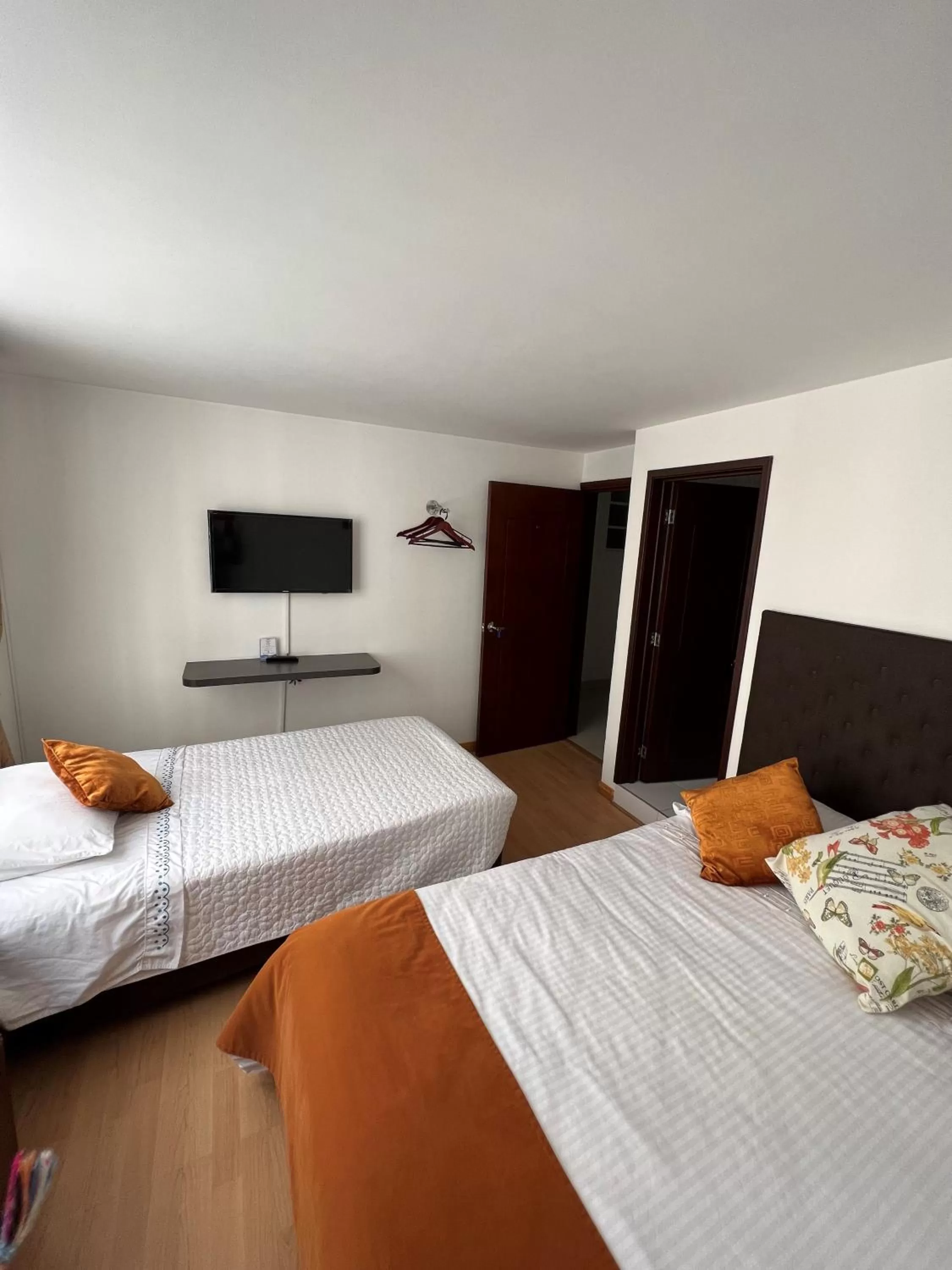 Twin Room in Oporto 83