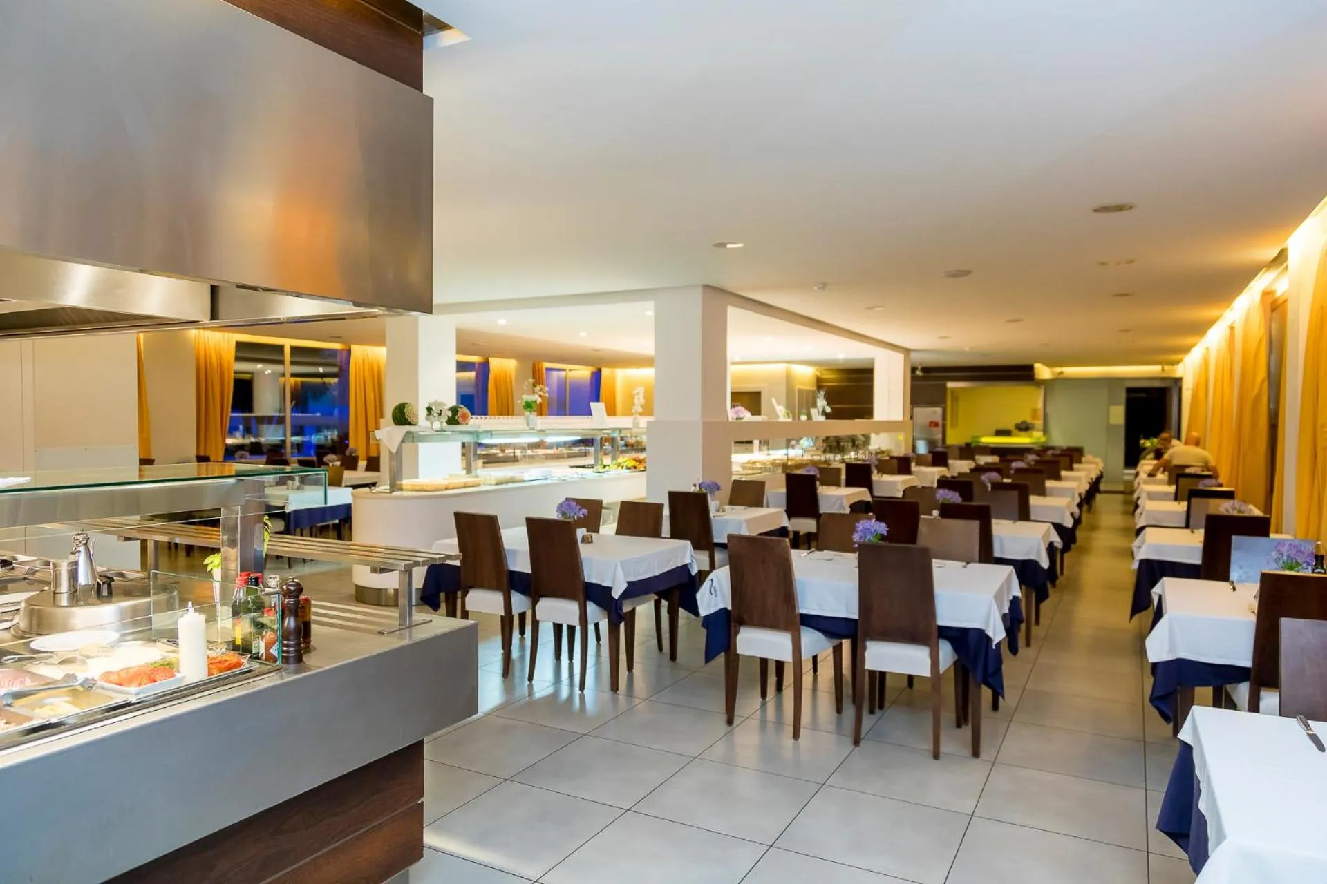 Restaurant/places to eat in Hotel Simbad Ibiza